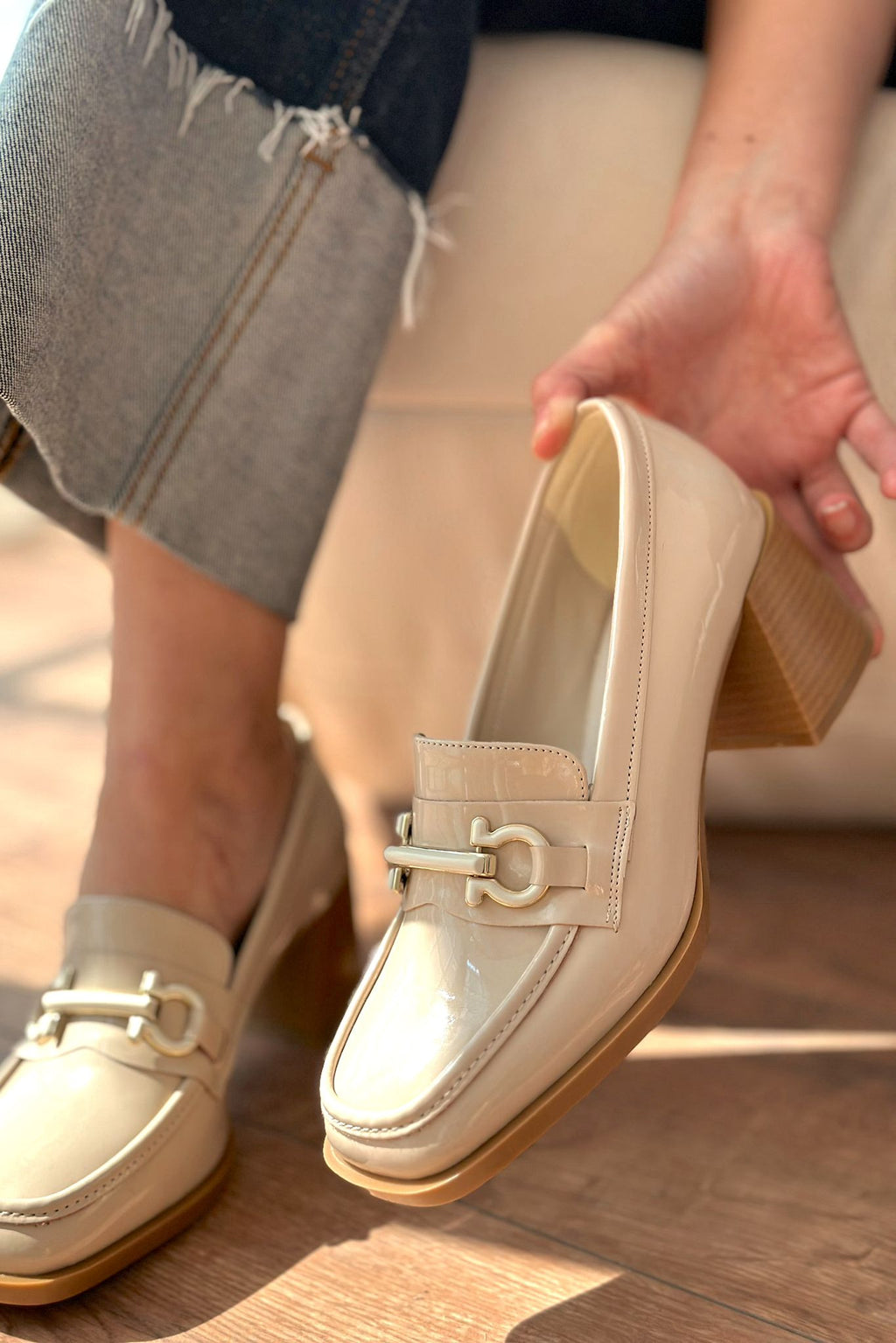 Pendsa Beige Patent Faux Leather Women's Pumps