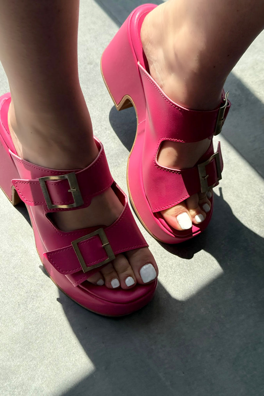 Livons Fuchsia Faux Leather Platform Pumps Women's Mules