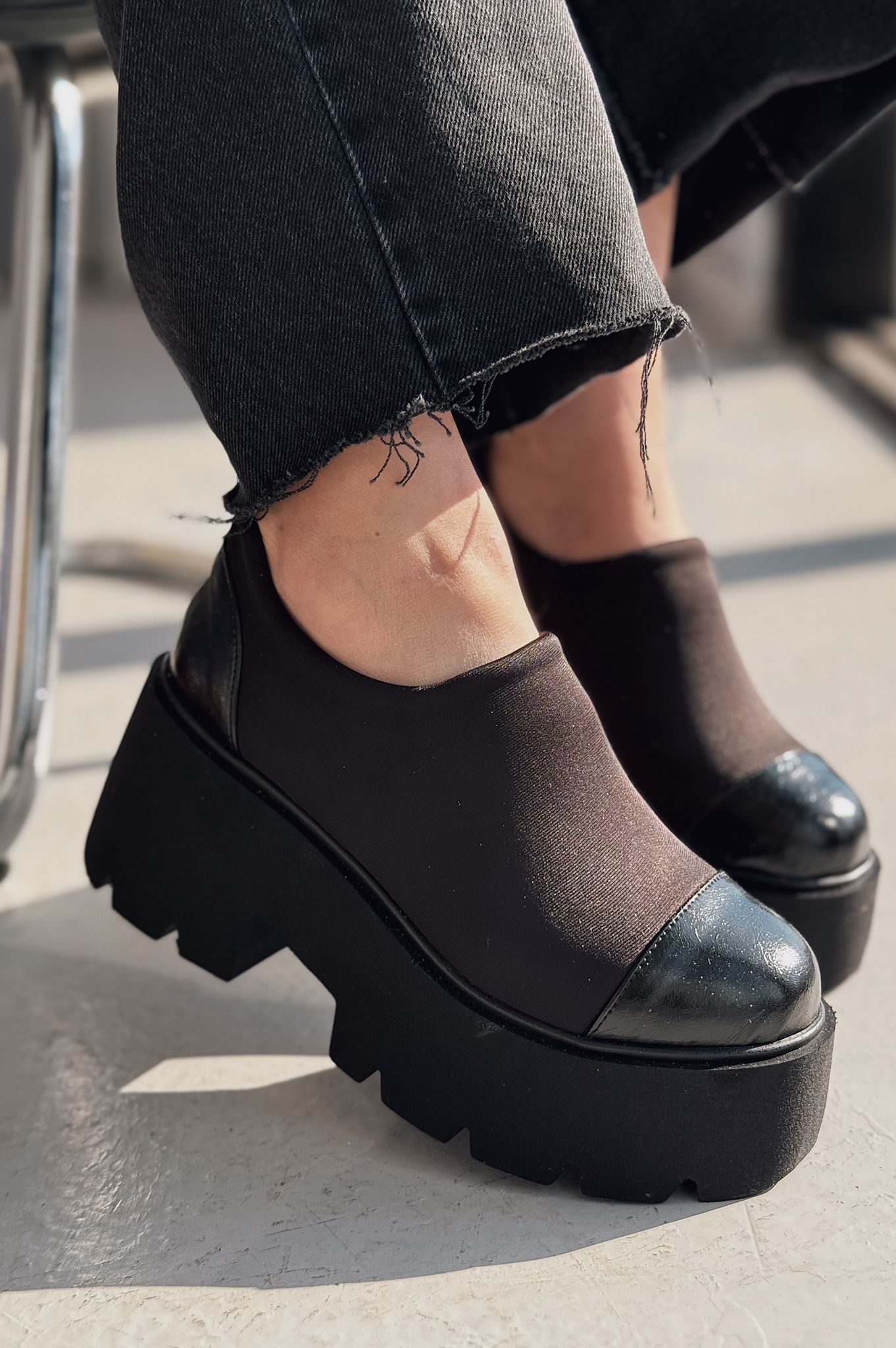 Vinado Black Thick Sole Women's Sneakers