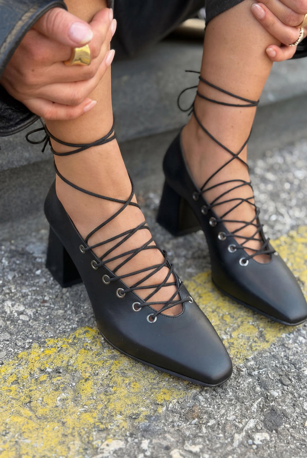 Temora Black Faux Leather Women's Pumps