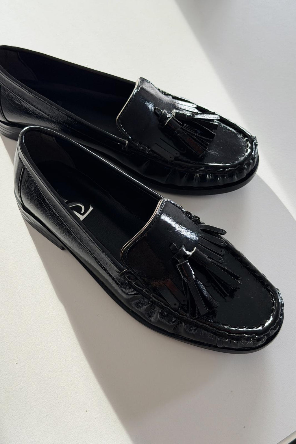 Renard Black Crinkled Patent Faux Leather Women's Loafers