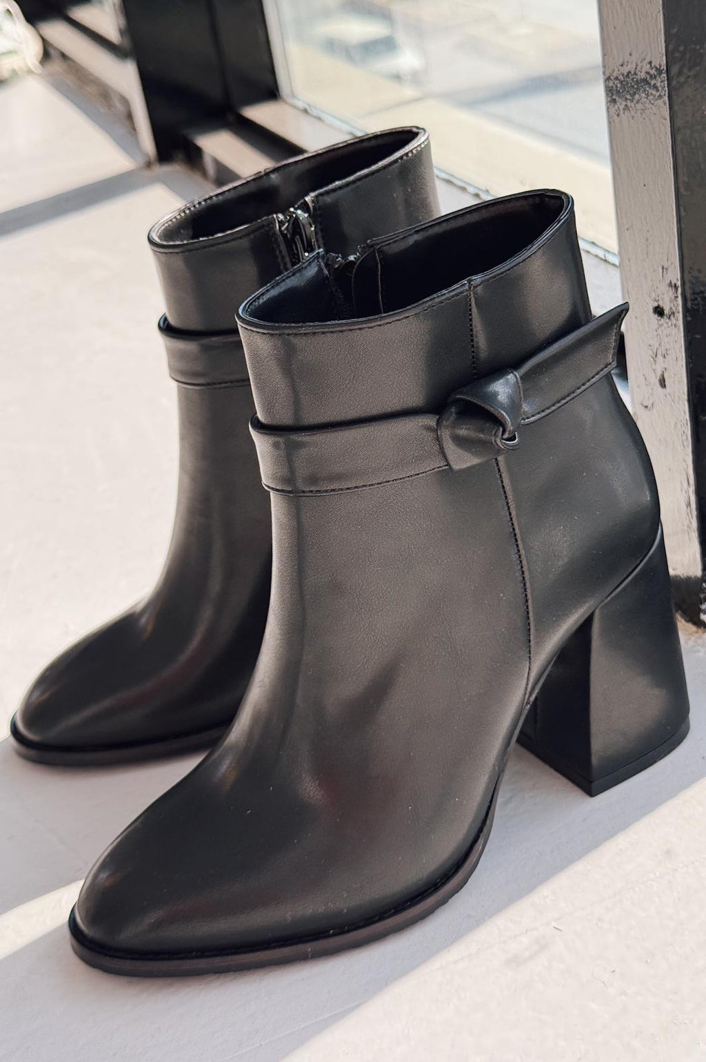 Oxsend Black Faux Leather Bow Detail Pumps Boots