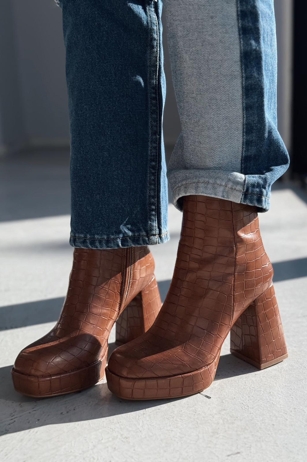 Rivoks Tan Faux Leather Textured Platform Pumps Boots
