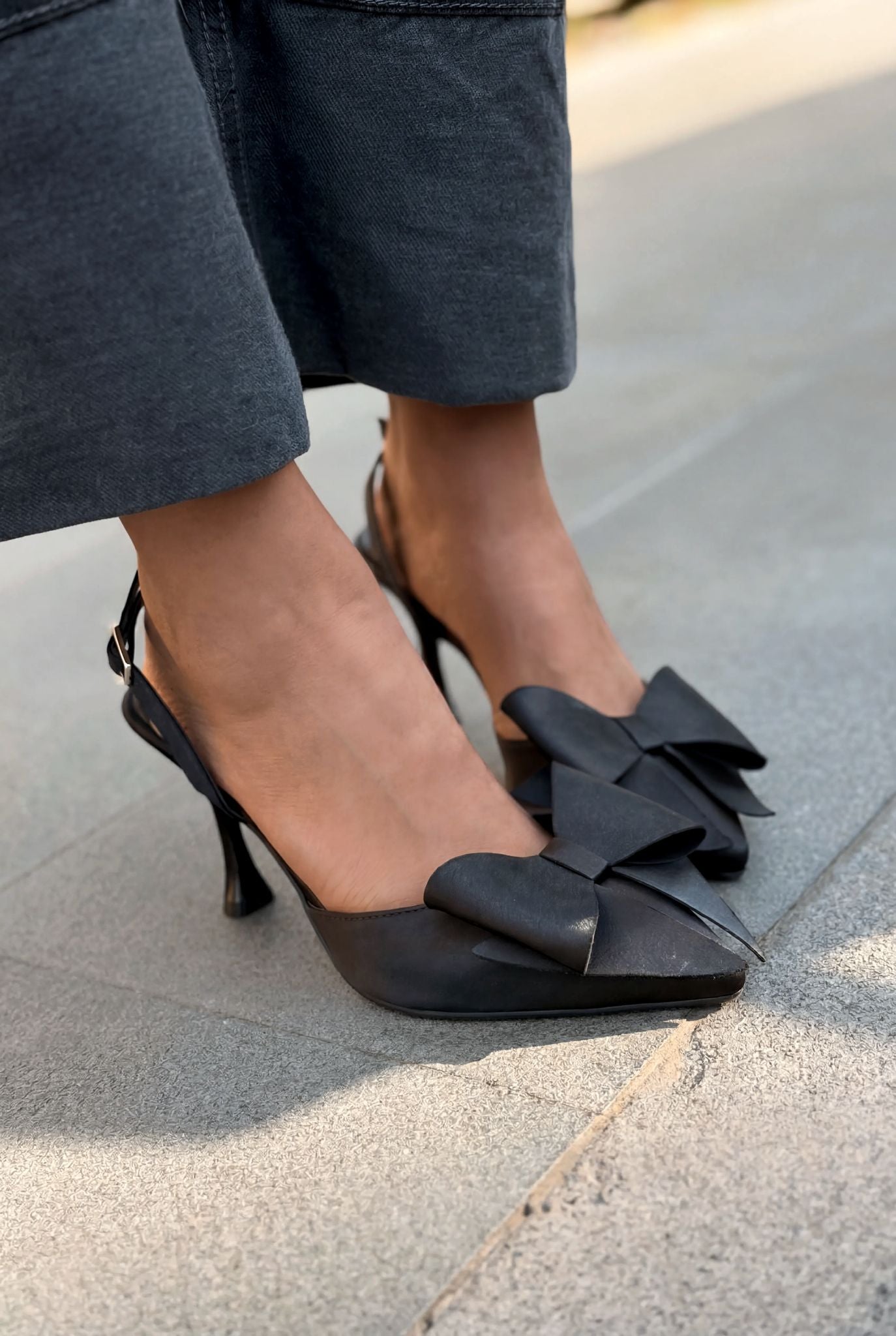 Mora Black Satin Bow Detail Women's Pumps