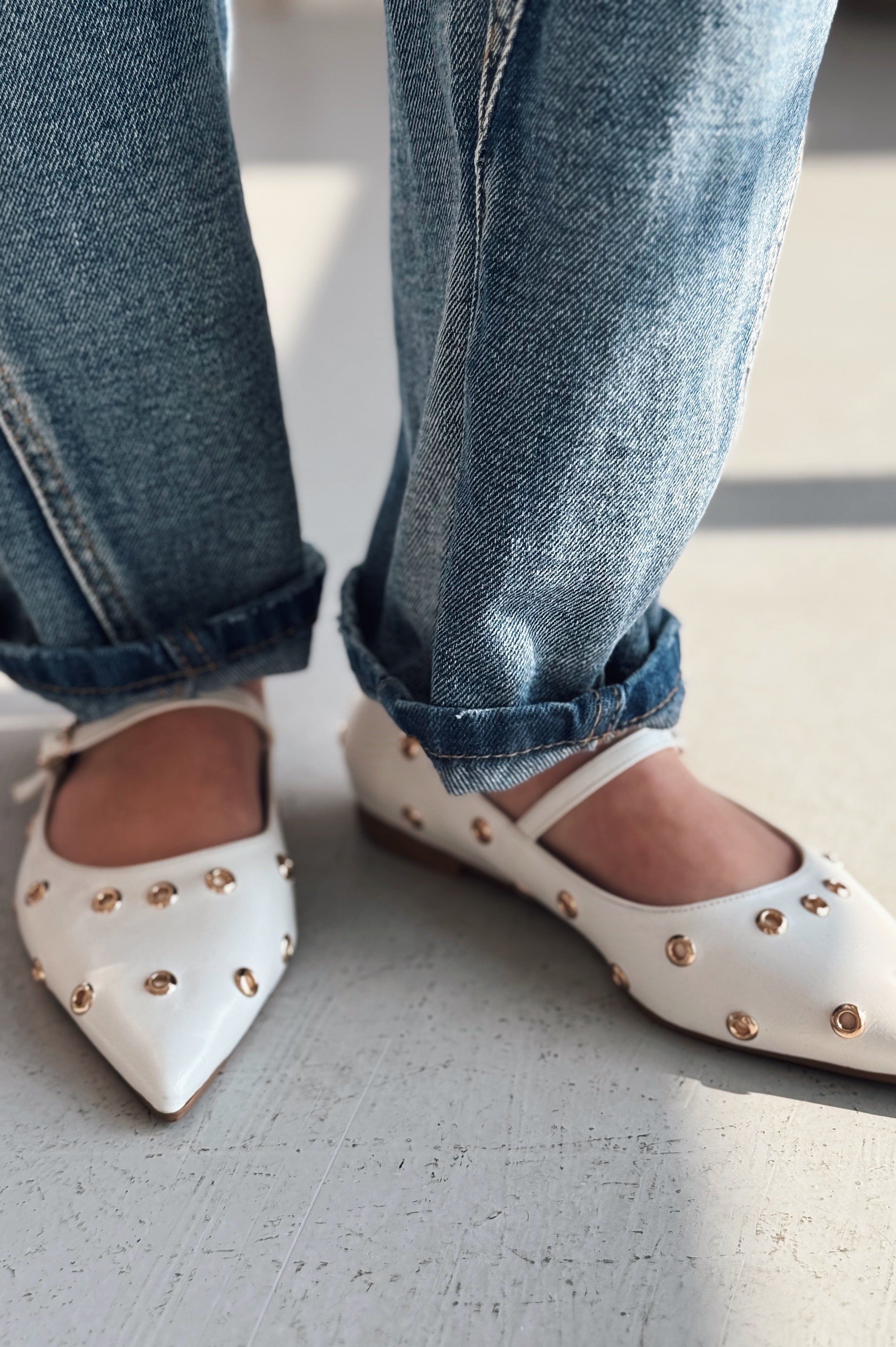 Zelix White Faux Leather Women's Studded Flats
