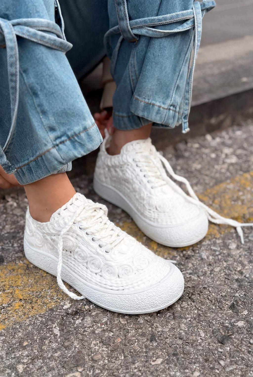 Sarrin White Knit Women's Sneakers