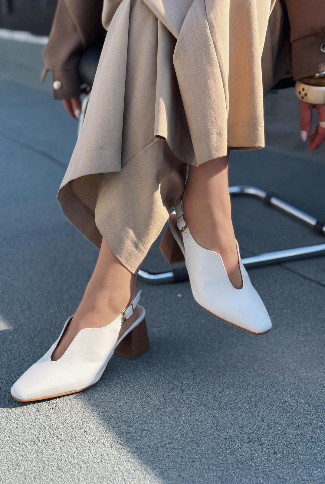 Pelora White Faux Leather Women's Pumps