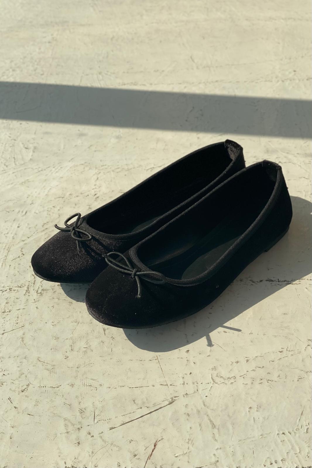 Lante Black Velvet Women's Mary Jane Flats