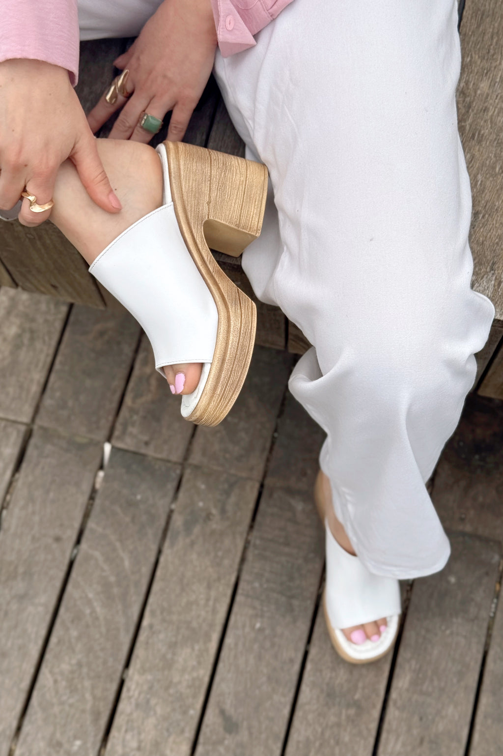 Velseya White Faux Leather Women's Pumps