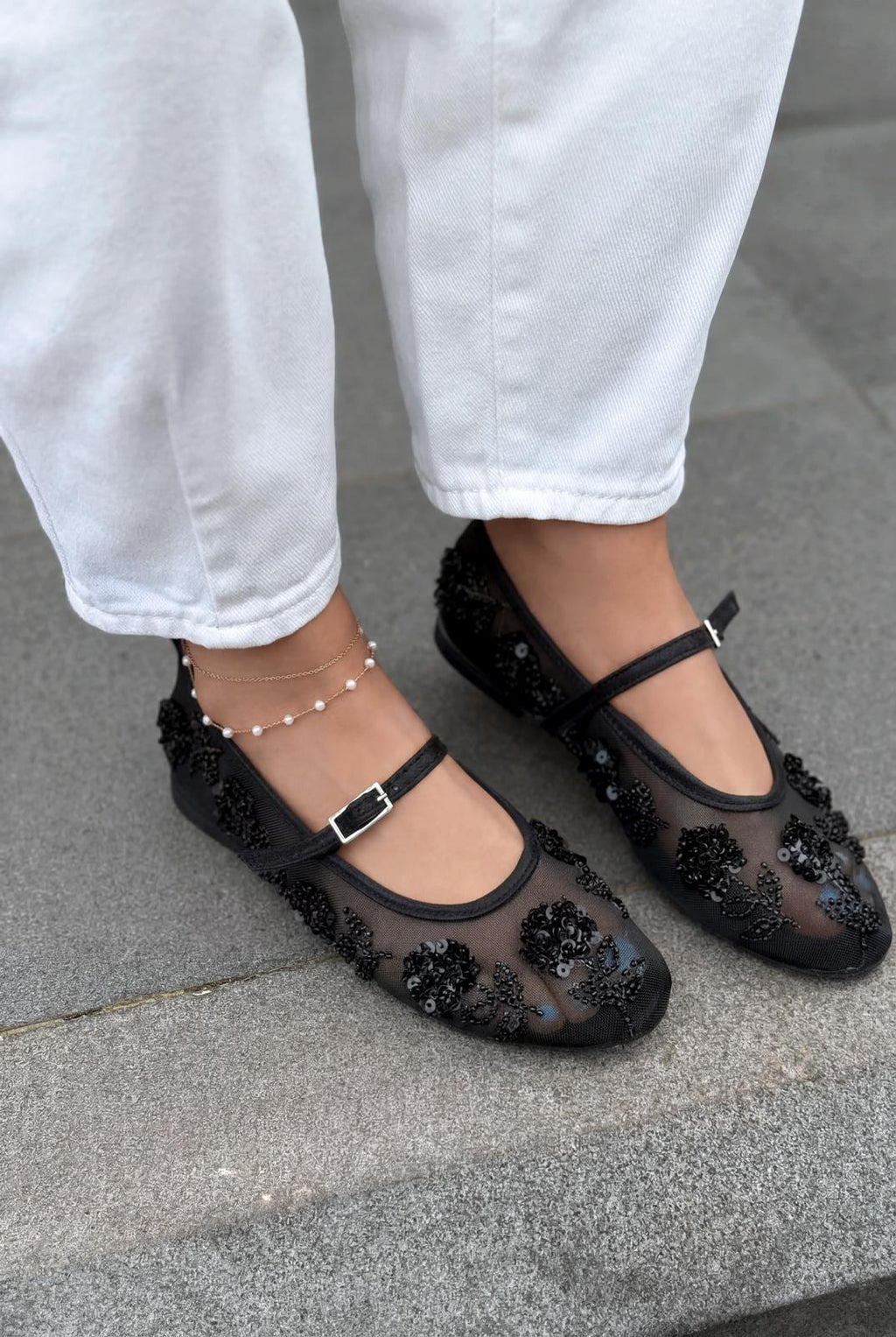 Telora Black Textile Women's Embroidered Flats