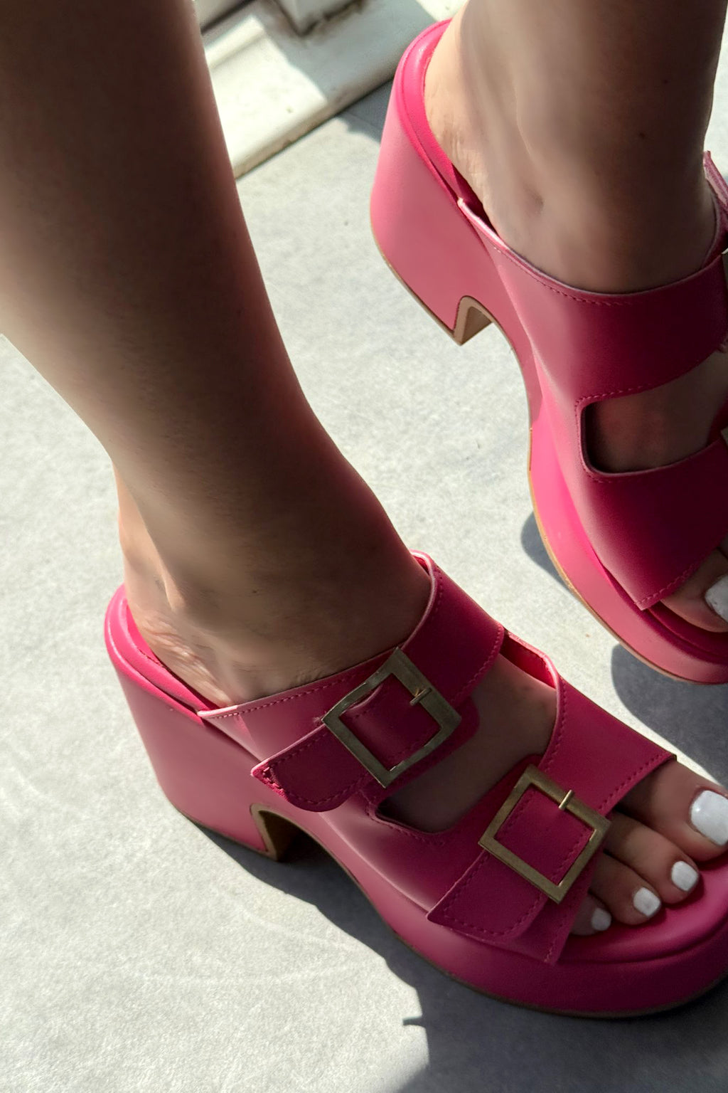 Livons Fuchsia Faux Leather Platform Pumps Women's Mules