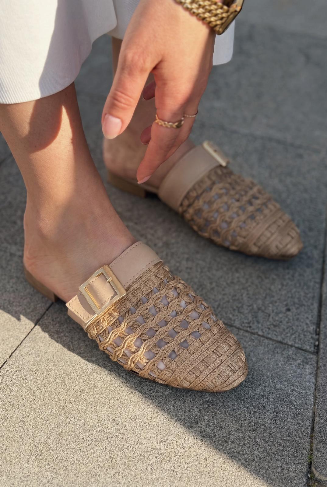 Bravon Women's Mules Beige Faux Leather
