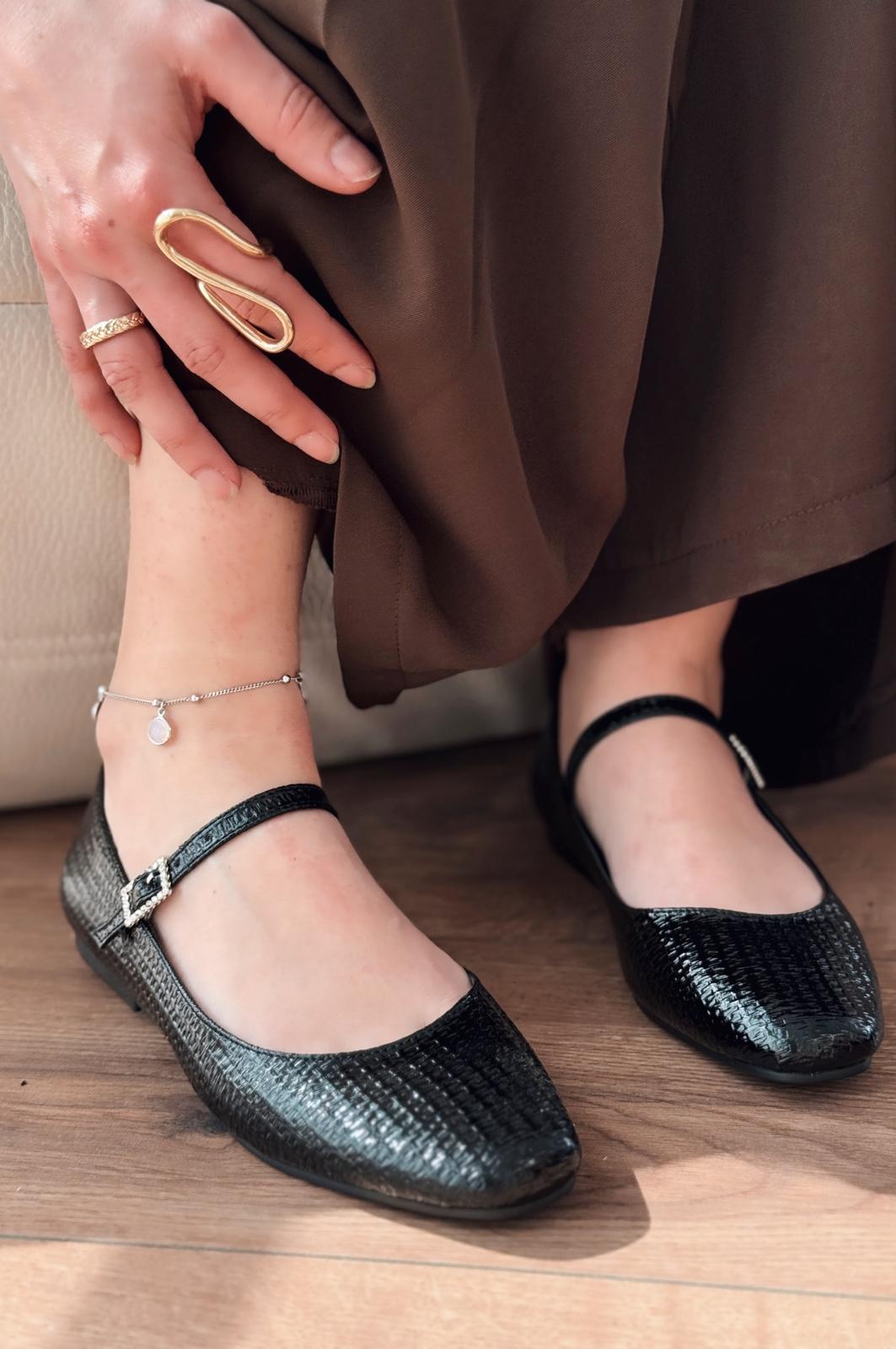 Edwons Black Patent Faux Leather Women's Flats