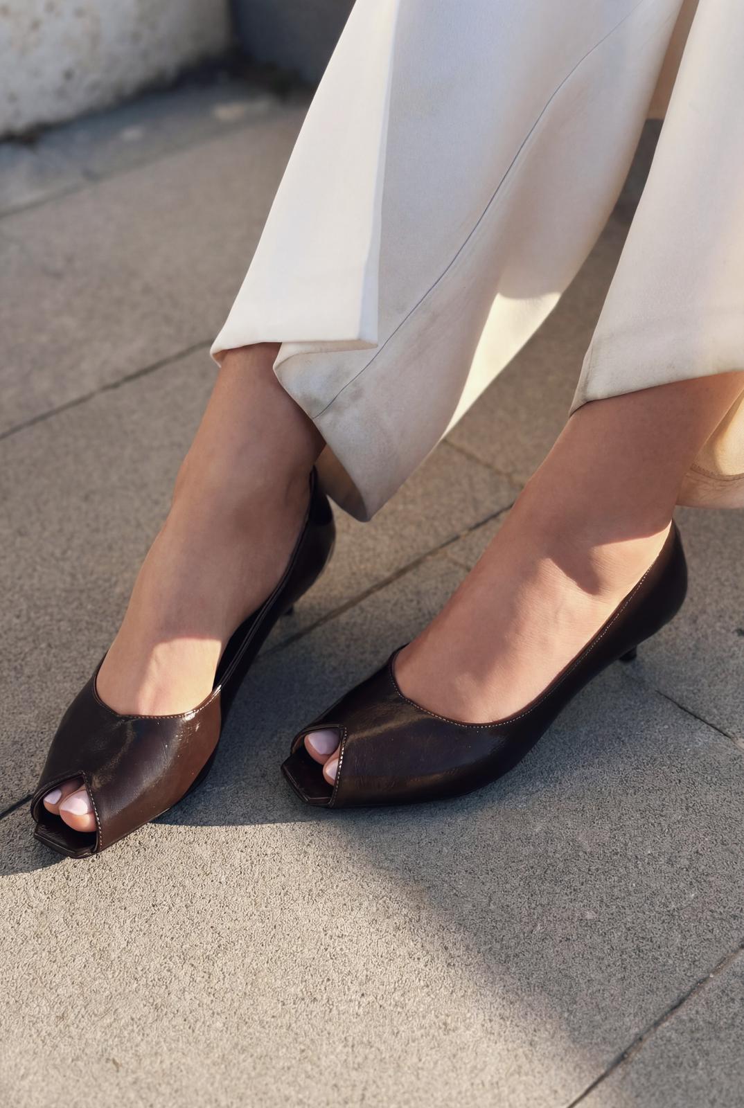 Norvion Light Brown Crinkled Patent Leather Women's Pumps