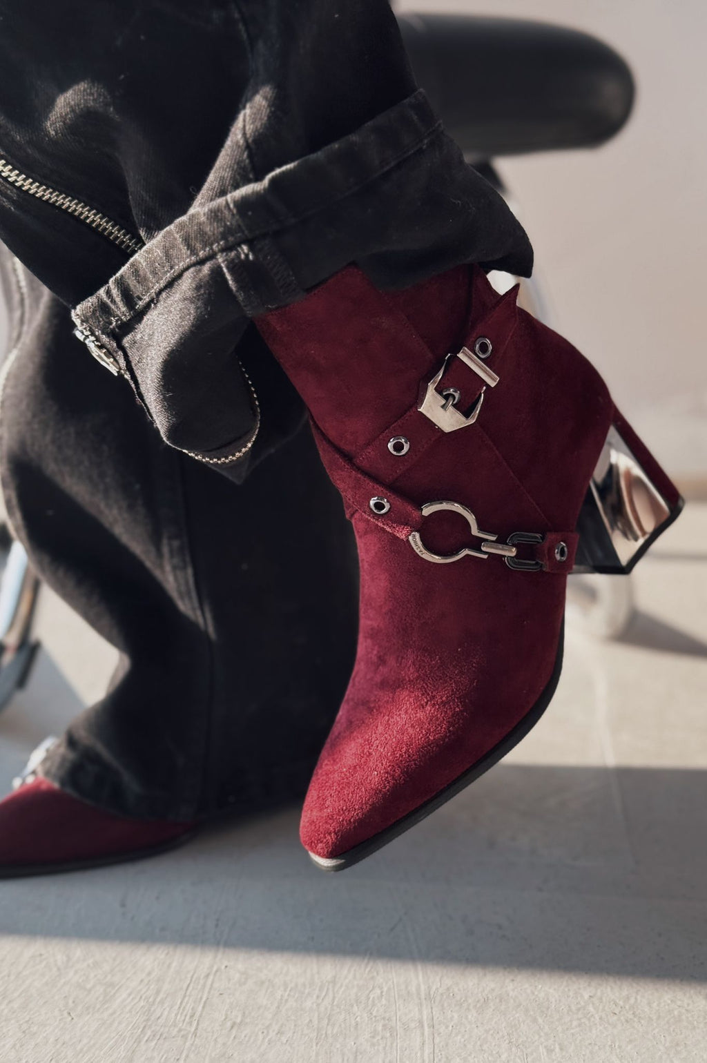 Ednaw Suede Buckle Detail Burgundy Pumps Boots