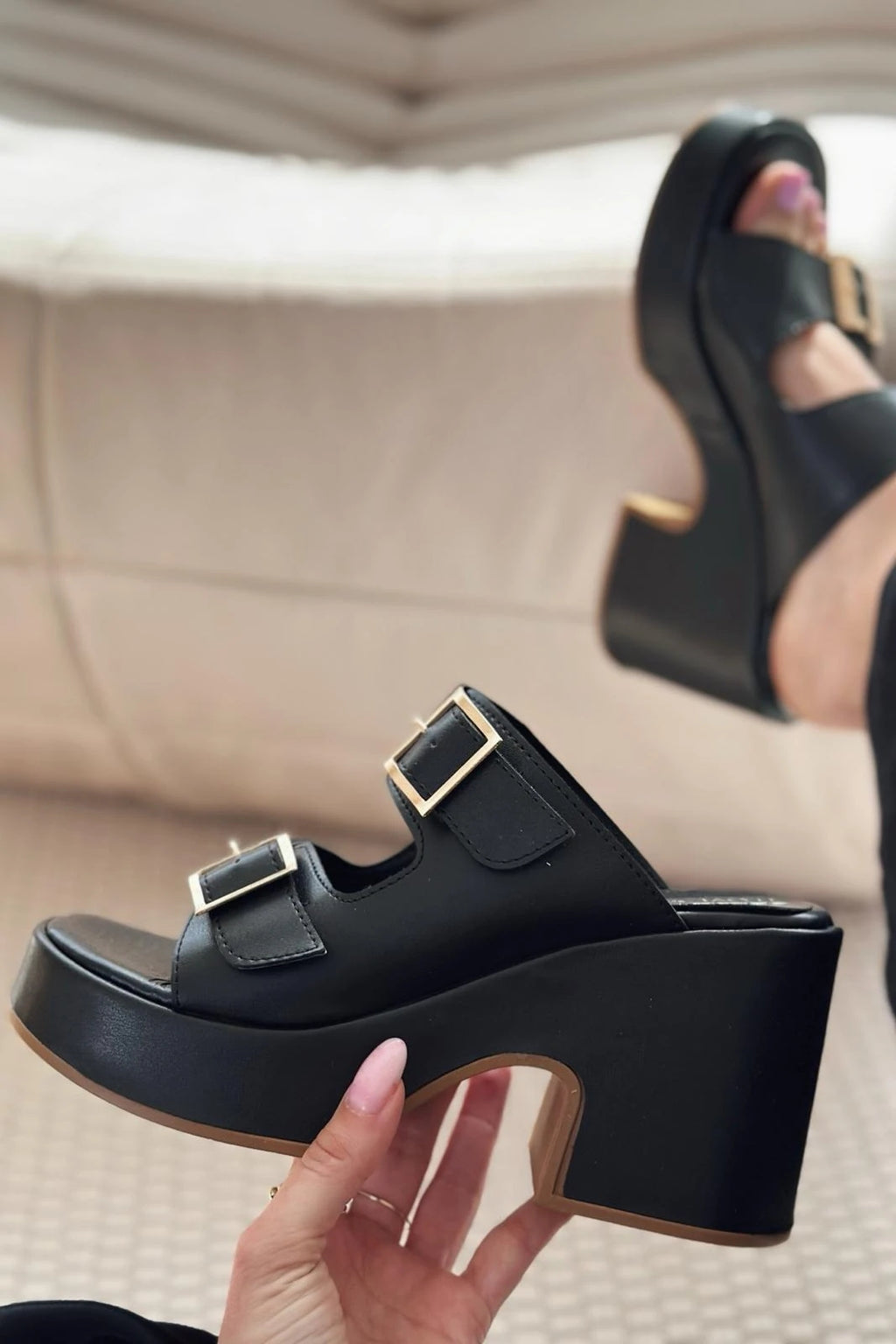 Livons Black Faux Leather Platform Pumps Women's
