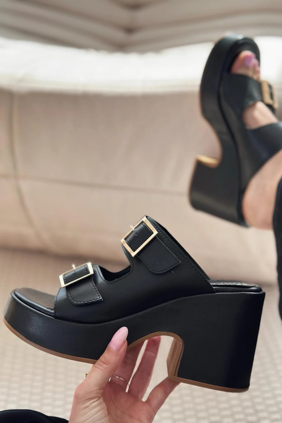Livons Black Faux Leather Platform Pumps Women's