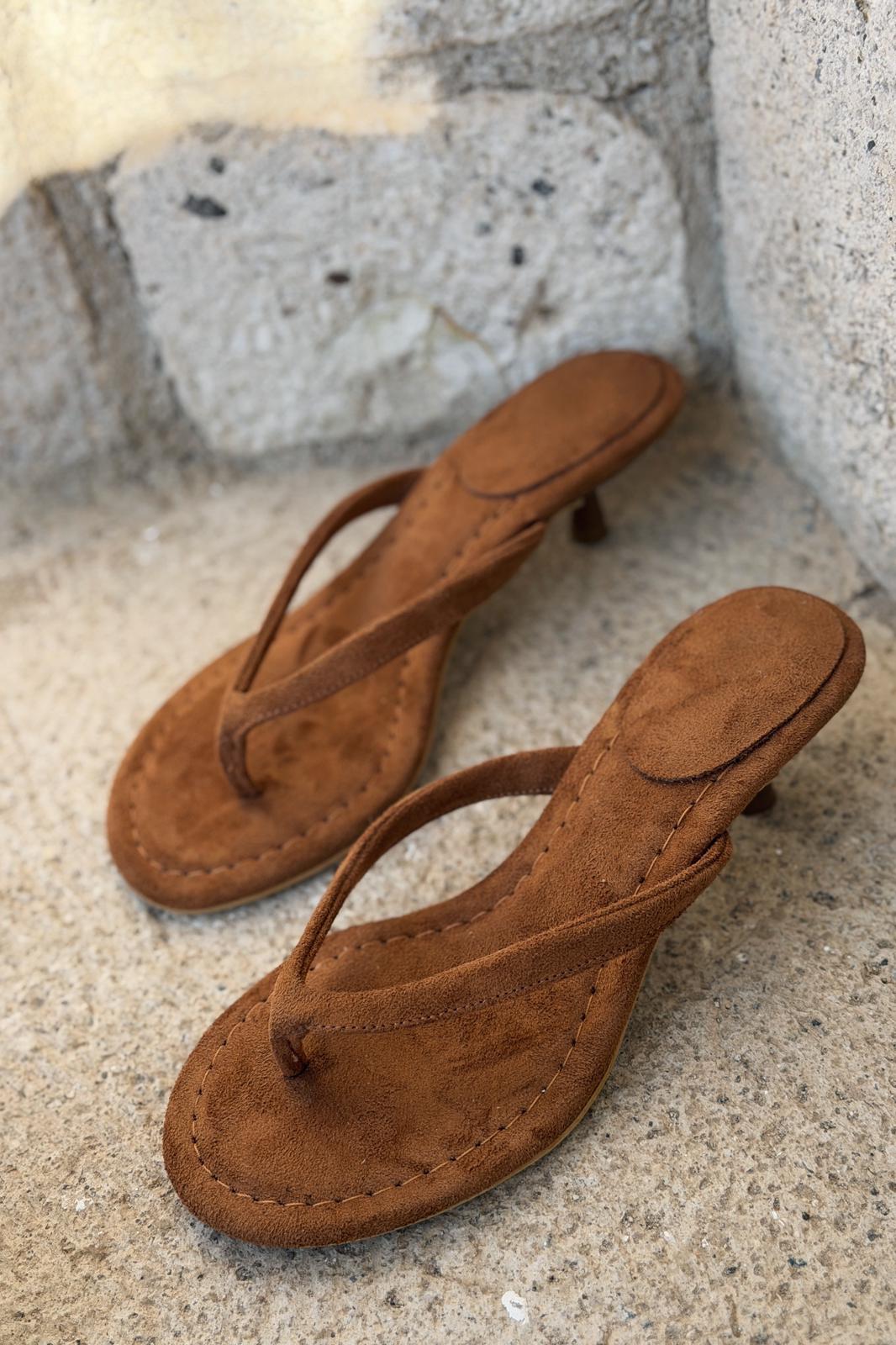 Arlene Taba Suede Pumps Thong Sandals