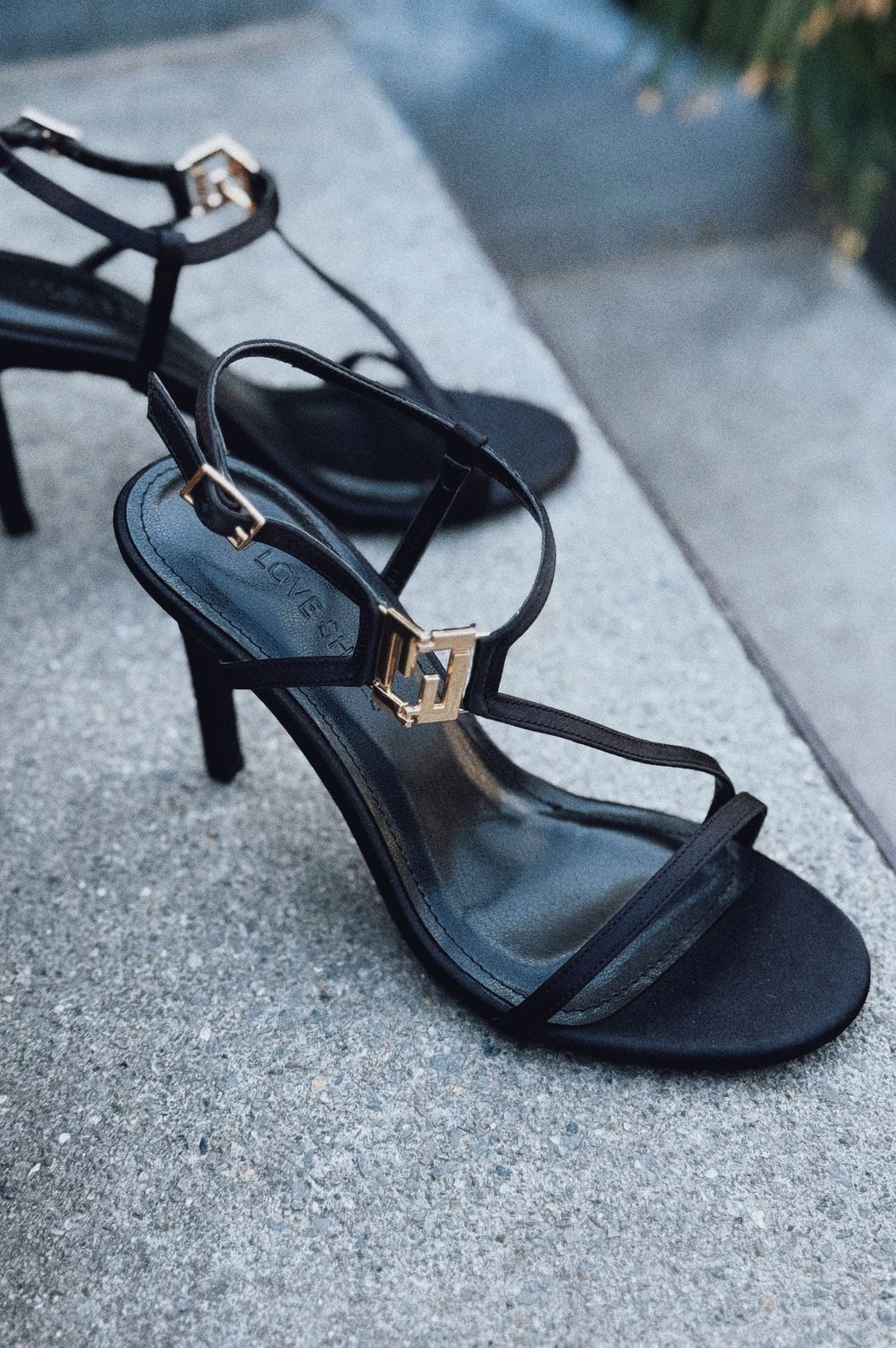 Mayox Black Buckle Detail Satin Women's Pumps
