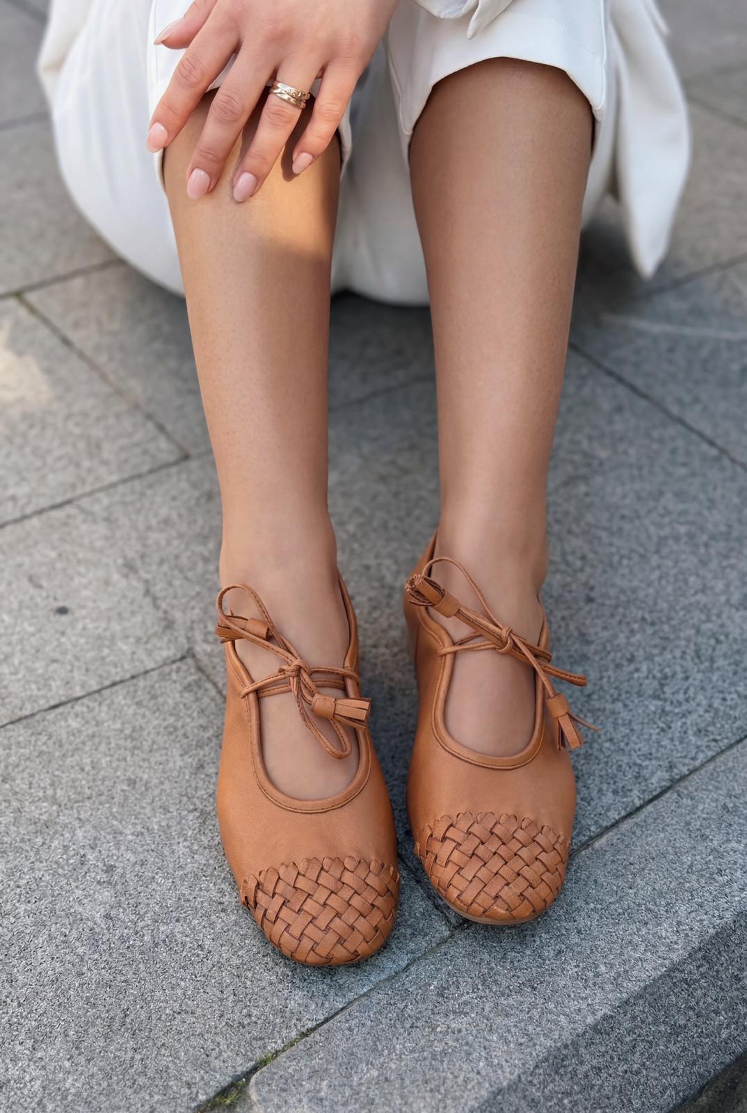 Talorin Tan Genuine Leather Women's Lace-Up Flats