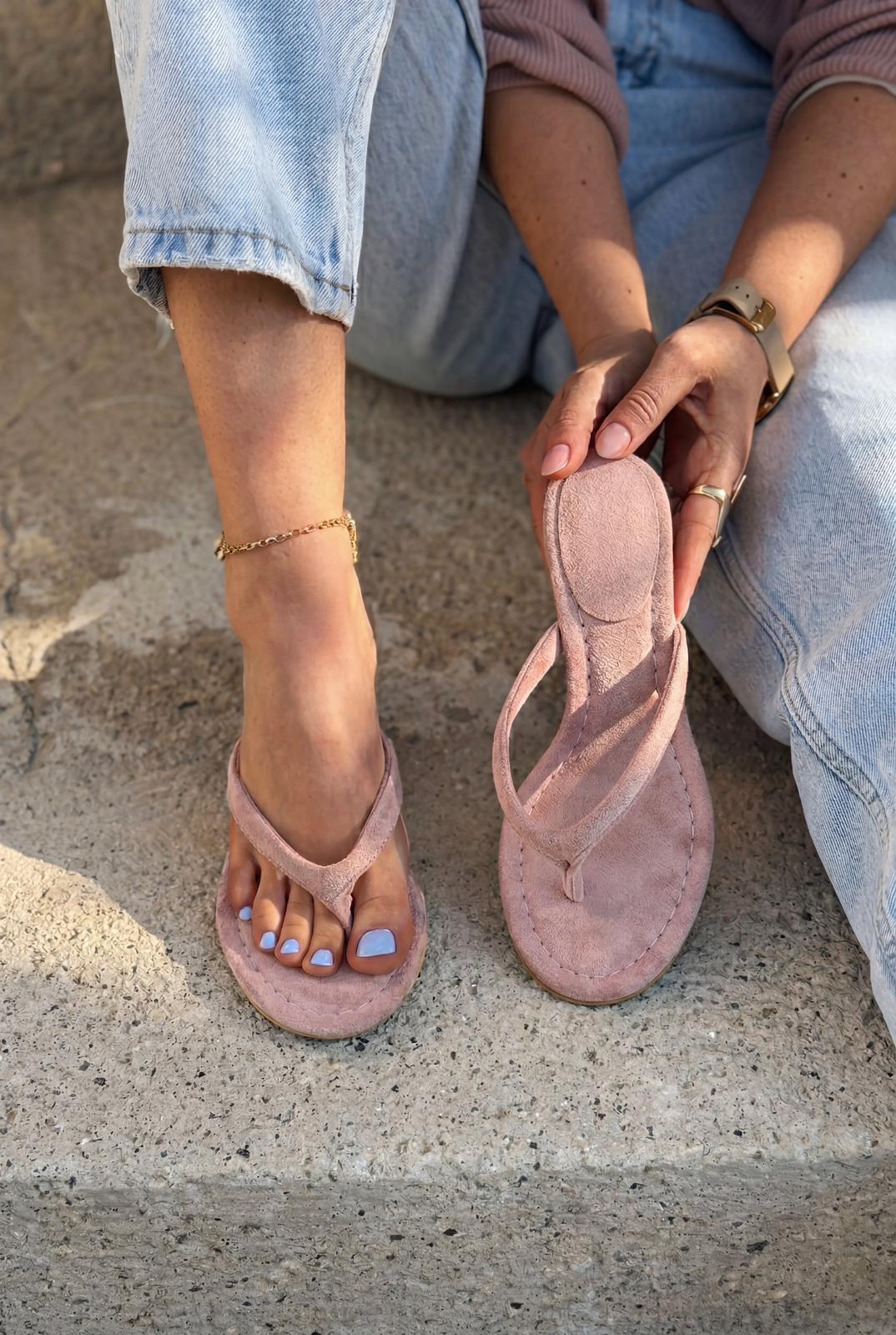 Arlene Pink Suede Pumps