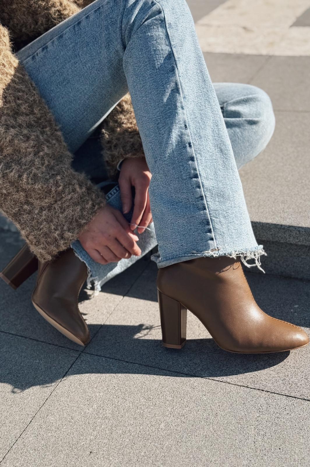 Sionsa Camel Faux Leather High Heel Boots