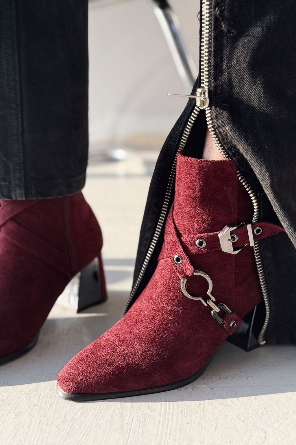 Ednaw Suede Buckle Detail Burgundy Pumps Boots
