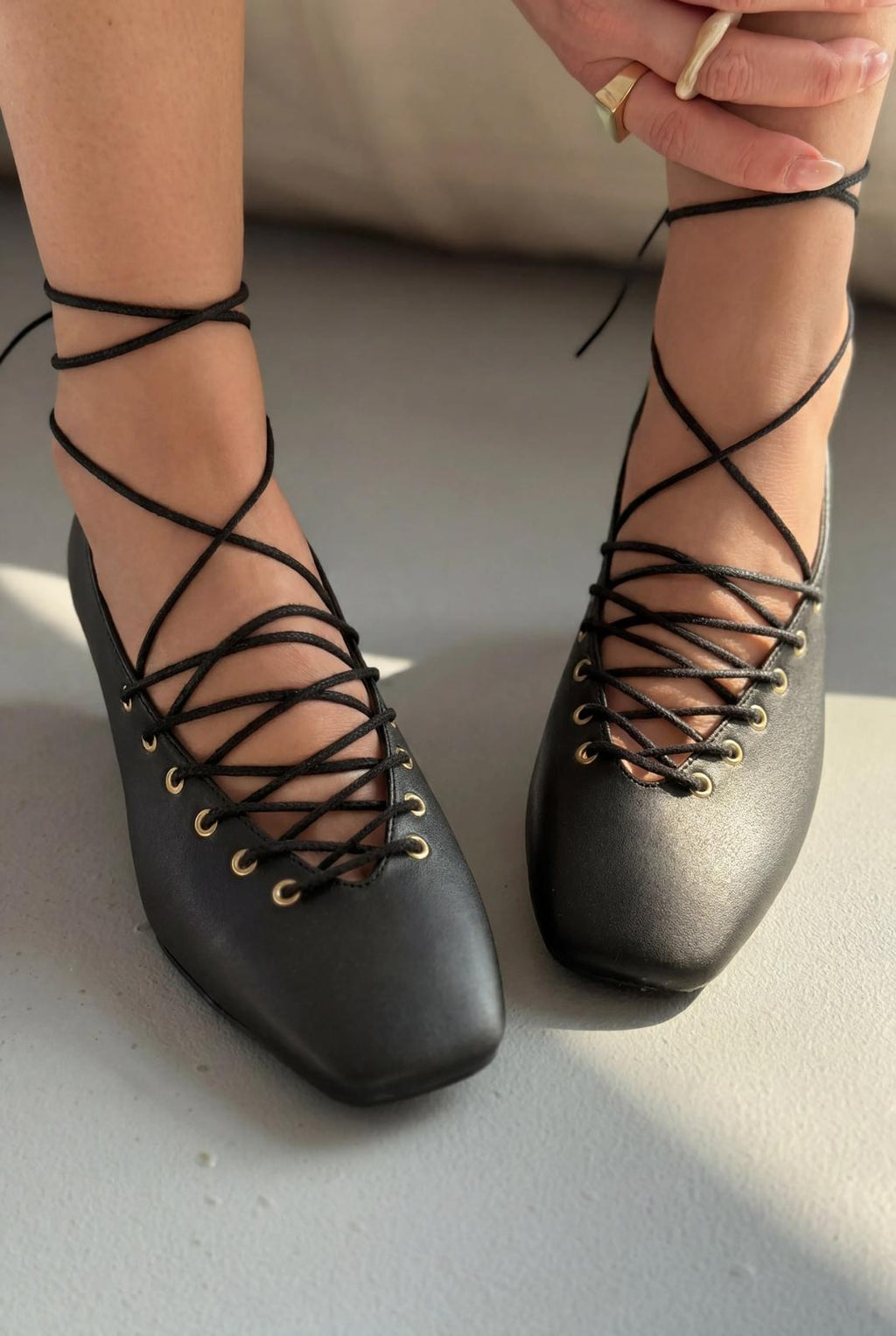 Sernis Black Faux Leather Women's Pumps