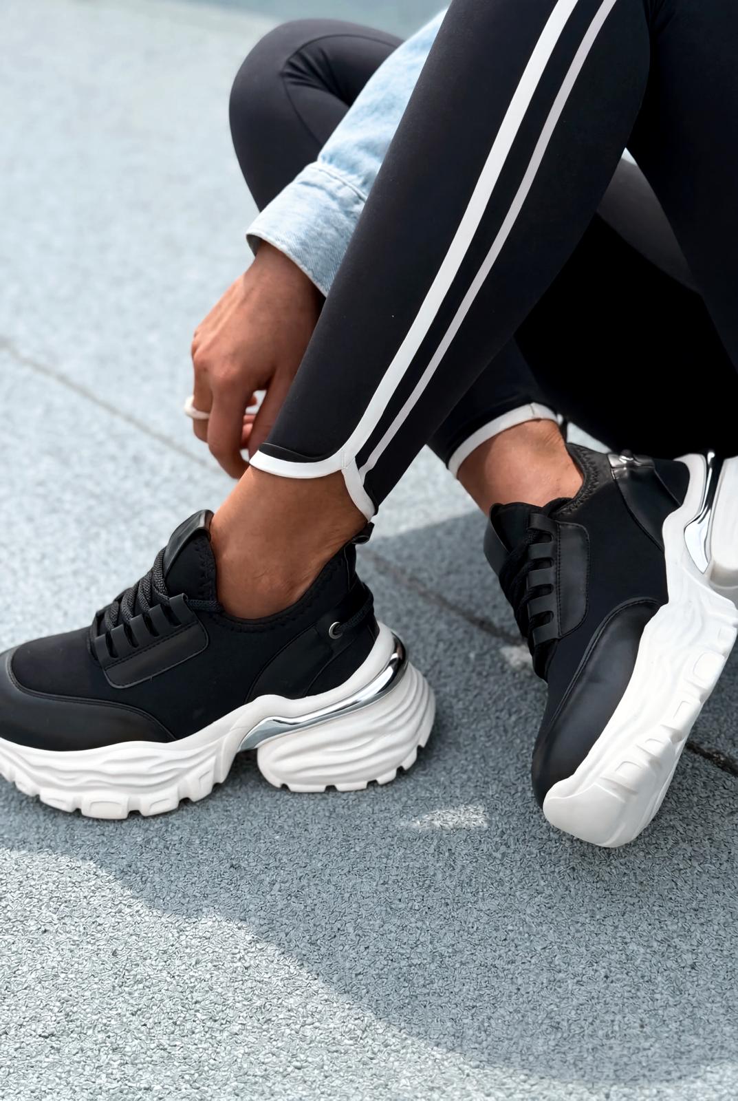 Solin Black Women's Sneakers