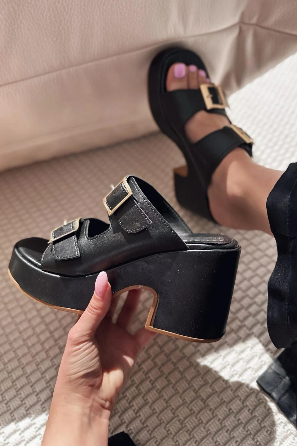 Livons Black Faux Leather Platform Pumps Women's