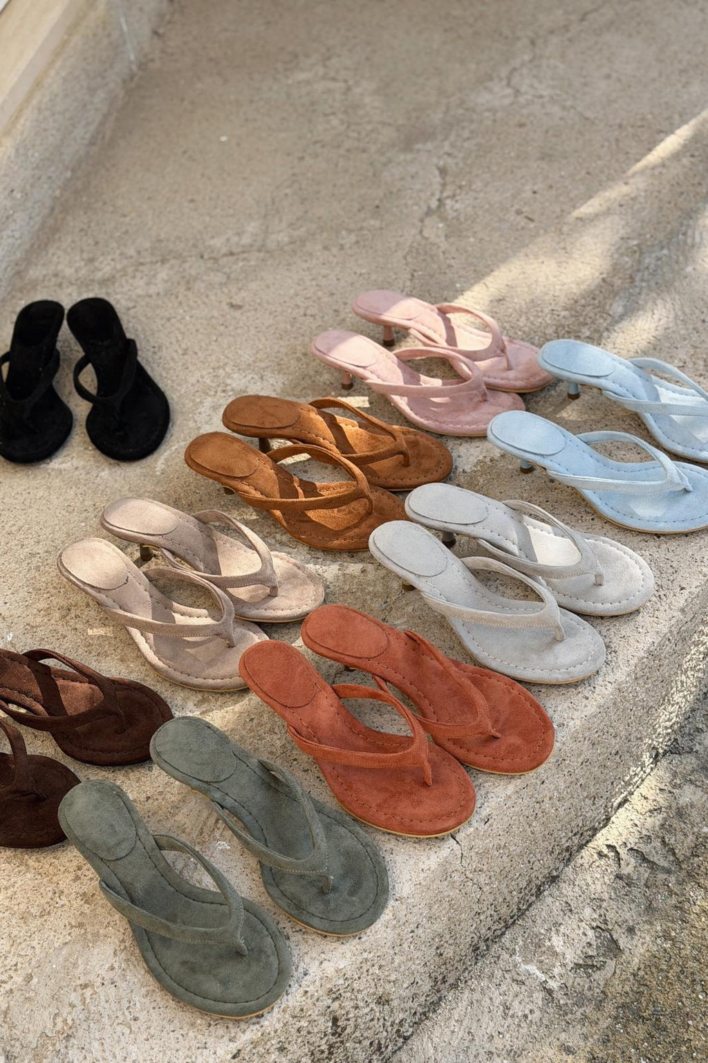 Arlene Taba Suede Pumps Thong Sandals