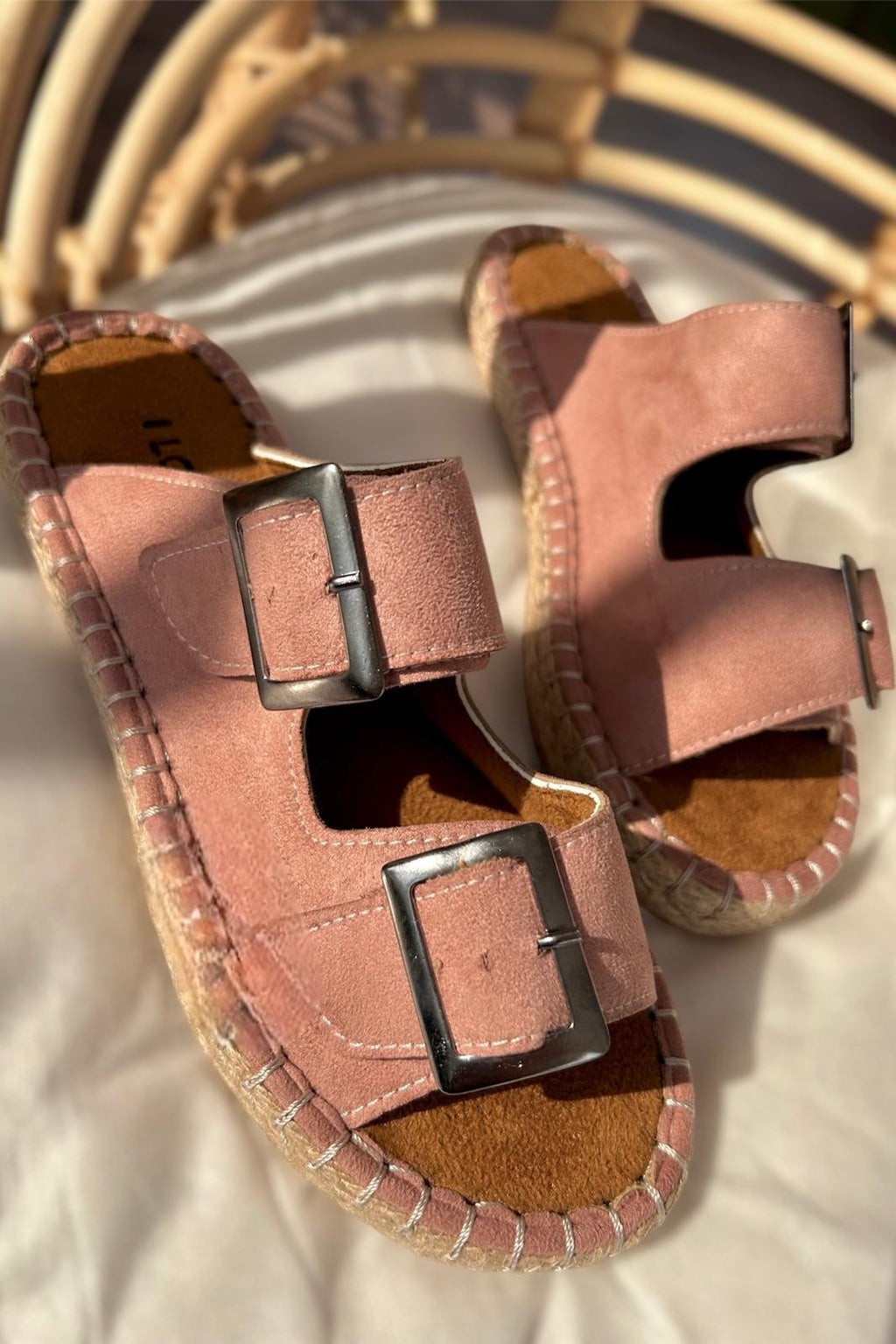 Paxseh Powder Pink Suede Buckle Detail Women's Slides