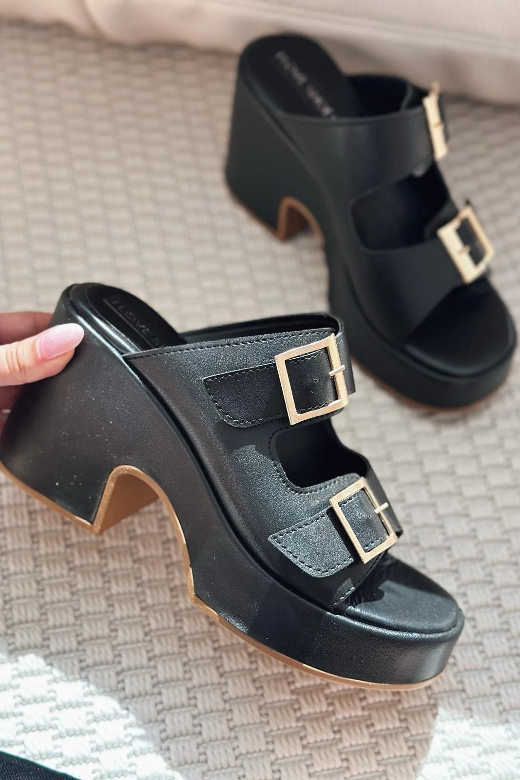 Livons Black Faux Leather Platform Pumps Women's