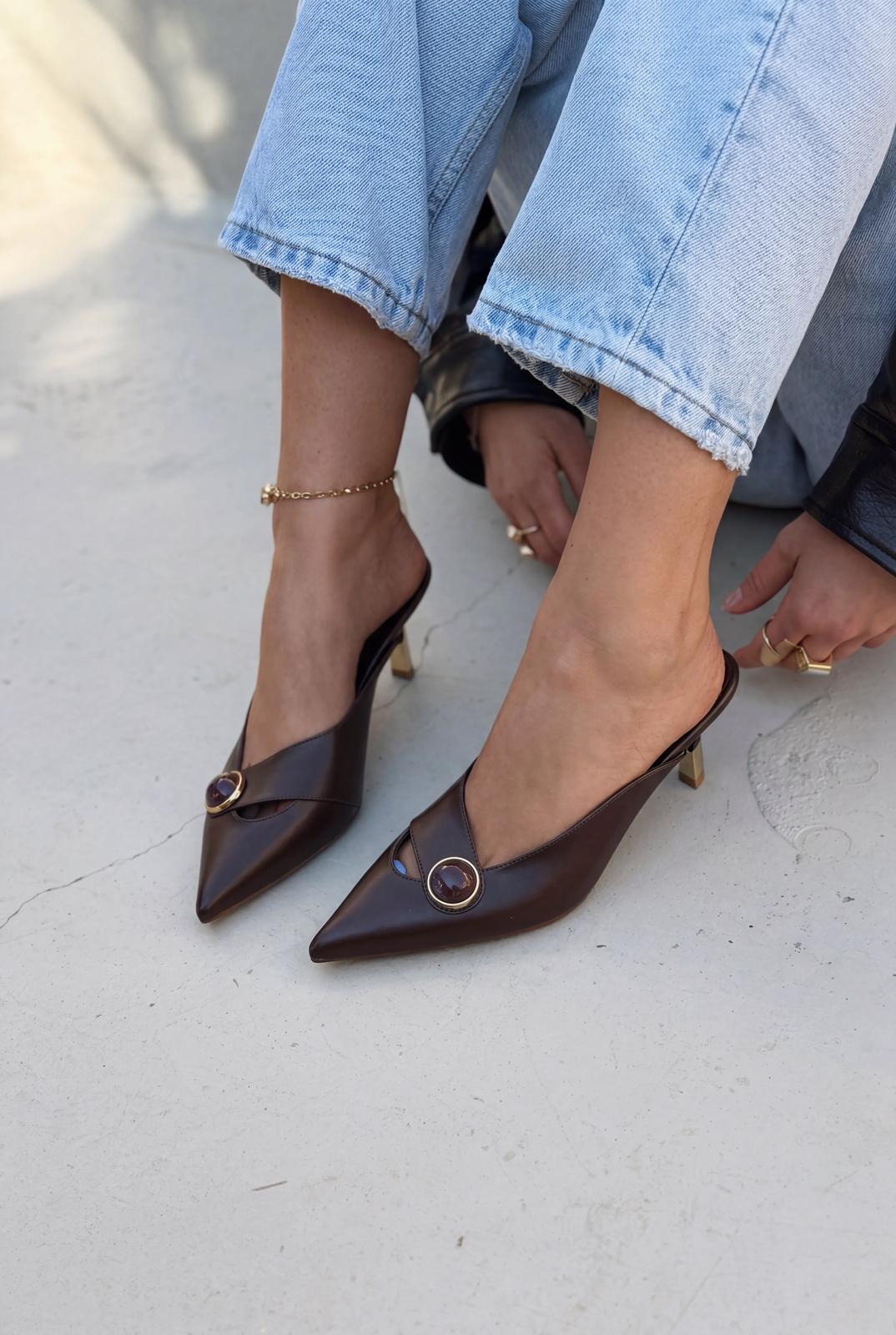 Delvor Light Brown Faux Leather Pumps