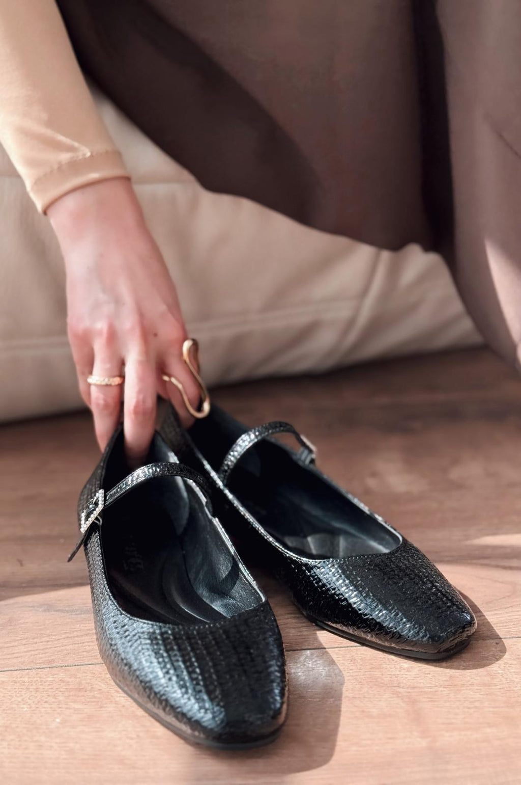 Edwons Black Patent Faux Leather Women's Flats