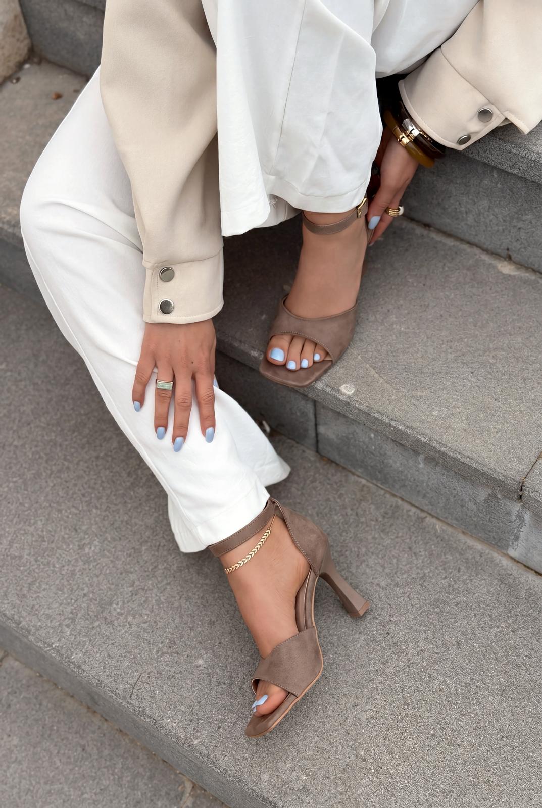 Arnel Taupe Suede Women's Pumps Sandals