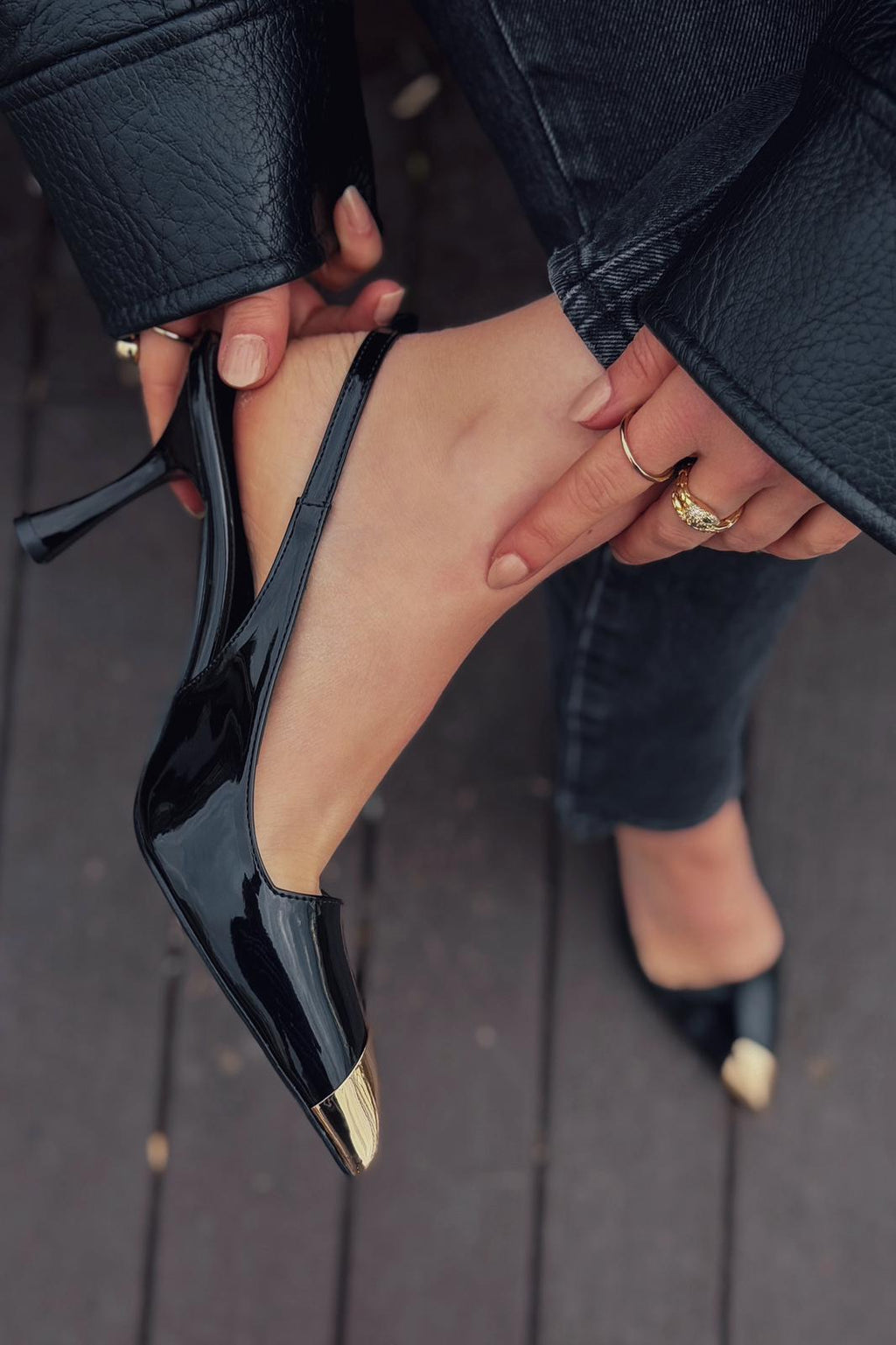 Caligo Black Patent Faux Leather Women's Stilettos