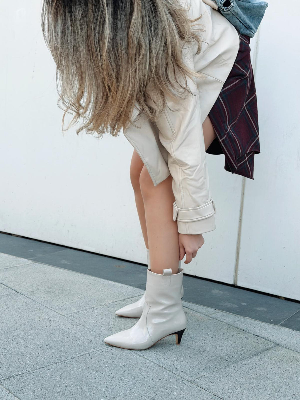 Lavino Women's Pumps Boots Beige Crinkled Patent Faux Leather