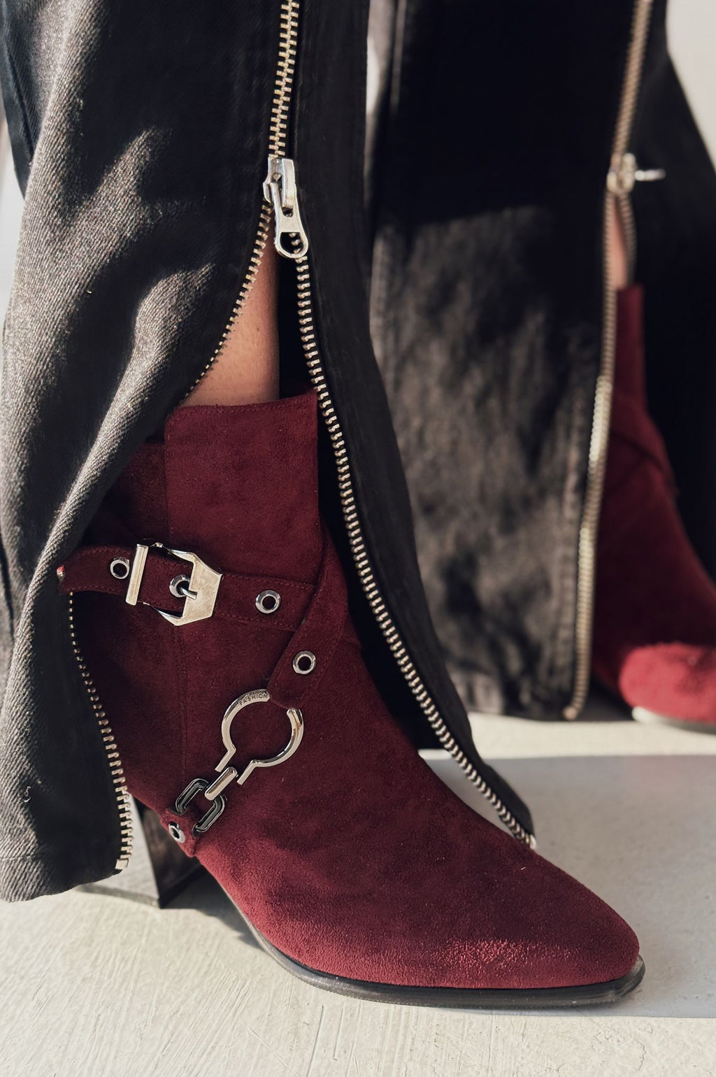 Ednaw Suede Buckle Detail Burgundy Pumps Boots