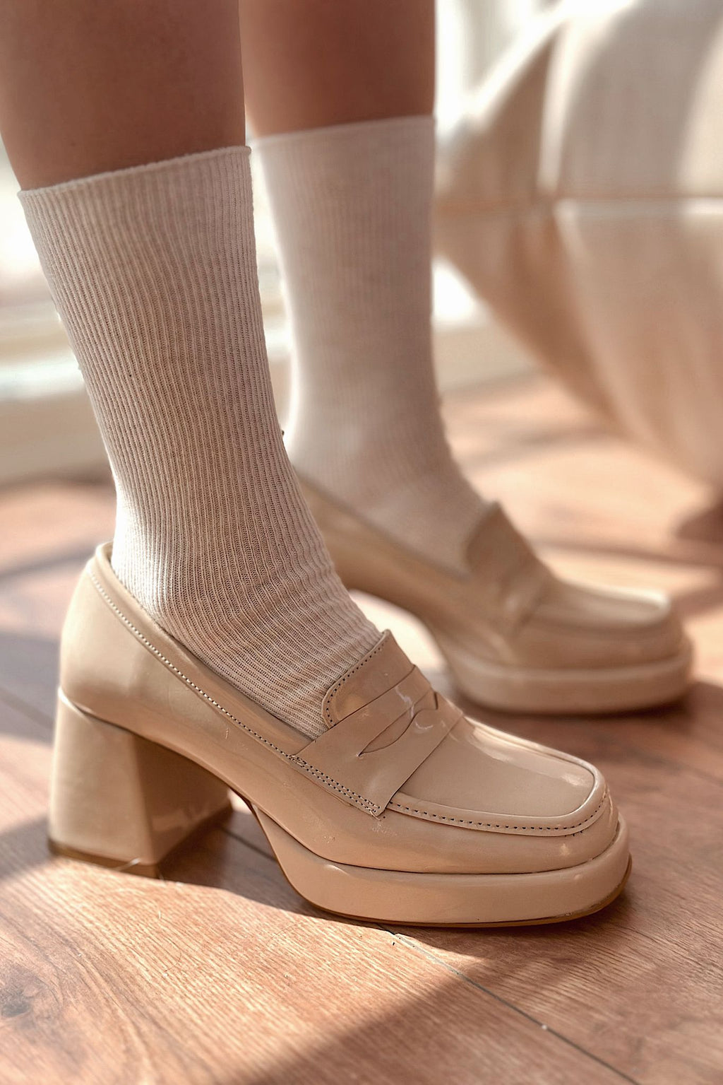 Vorspe Beige Patent Faux Leather Women's Pumps