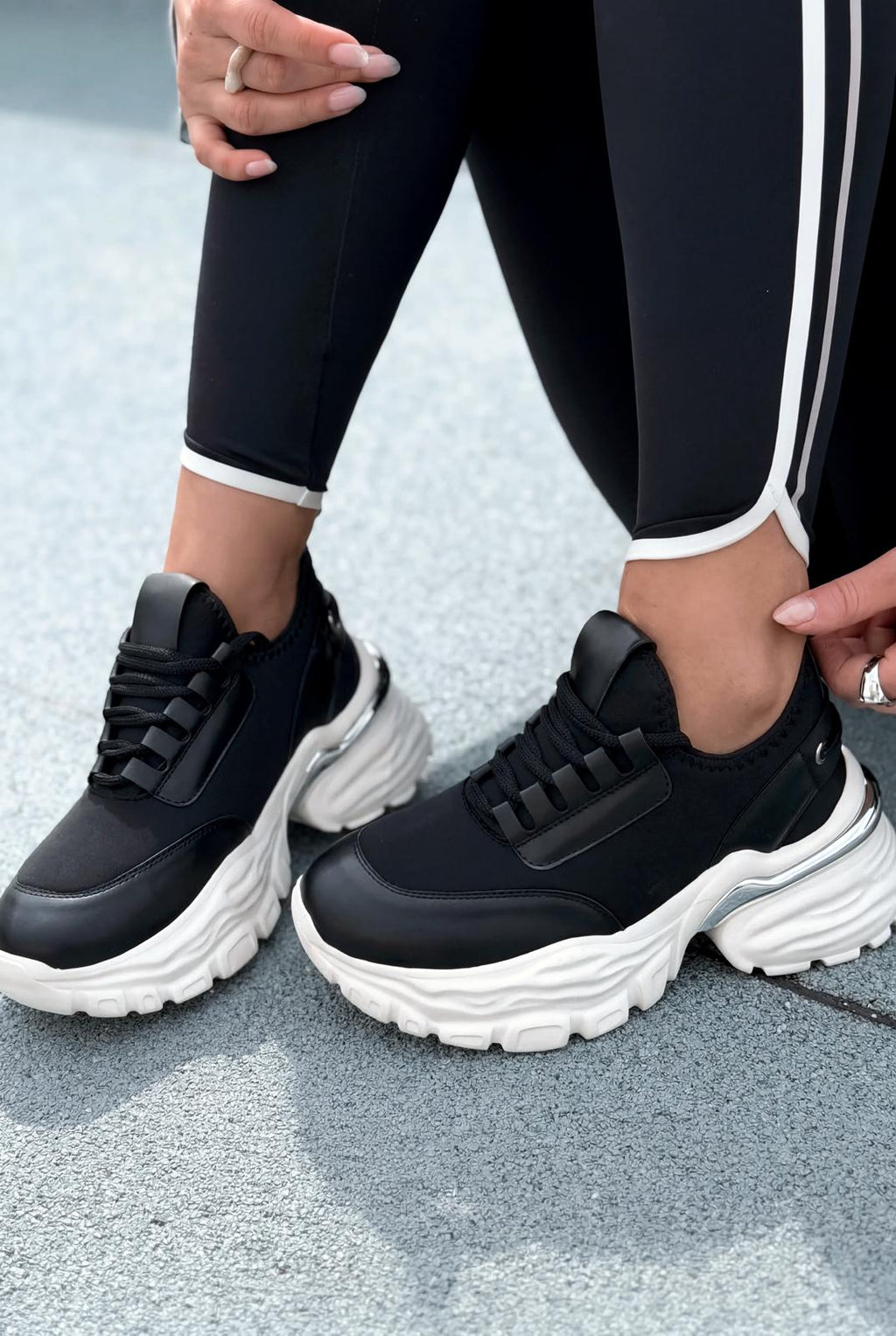 Solin Black Women's Sneakers