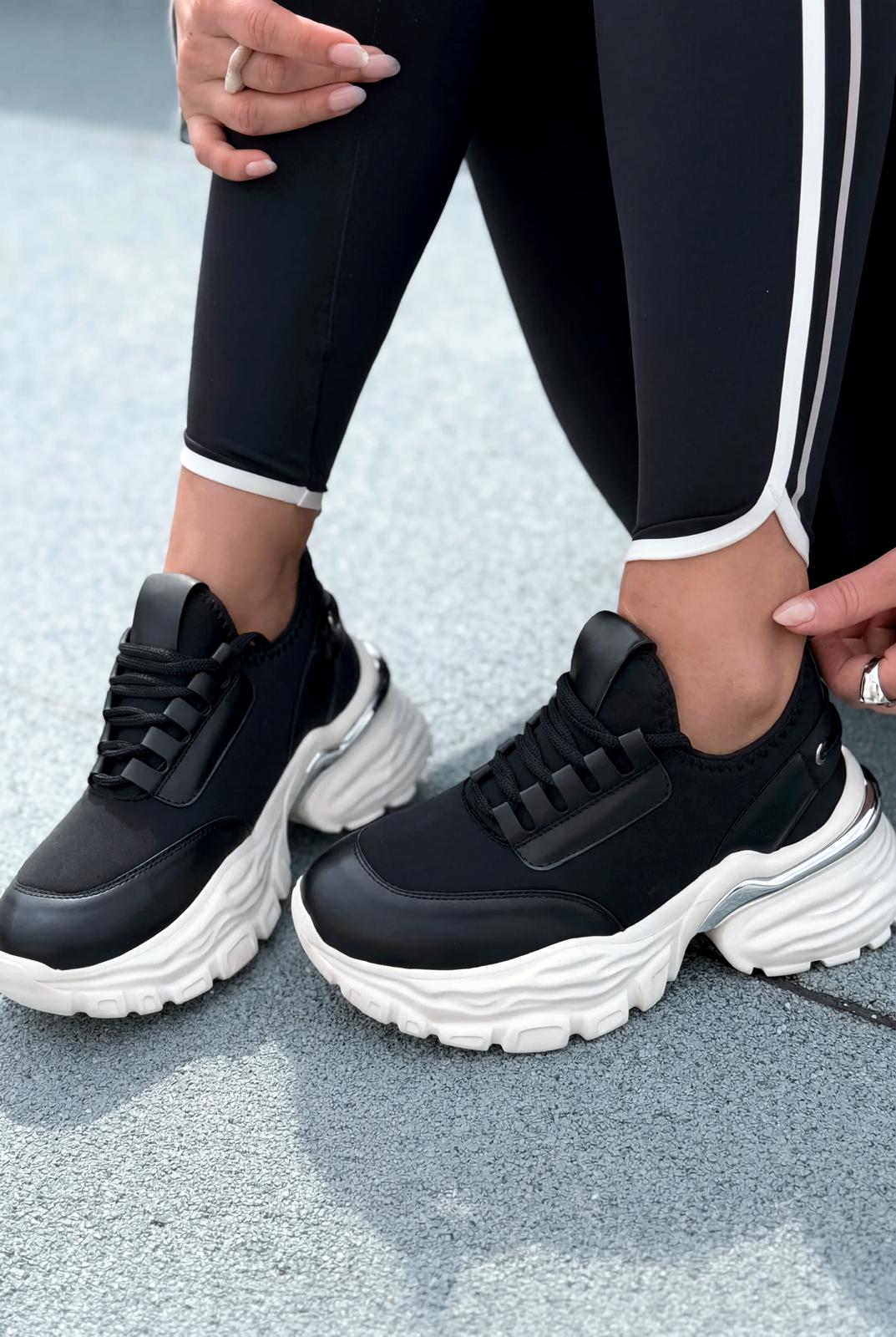Solin Black Women's Sneakers
