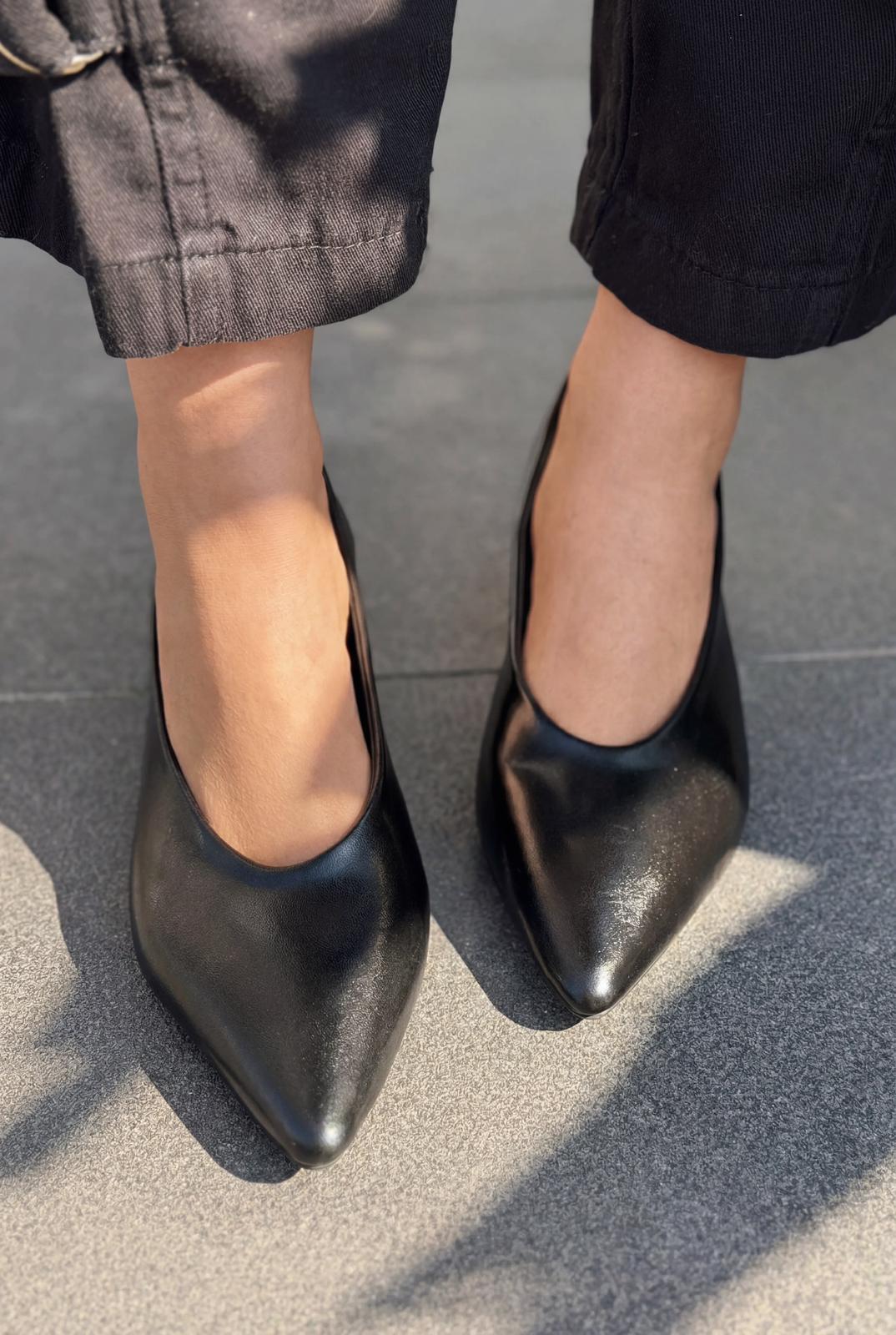 Seranis Black Faux Leather Women's Stilettos