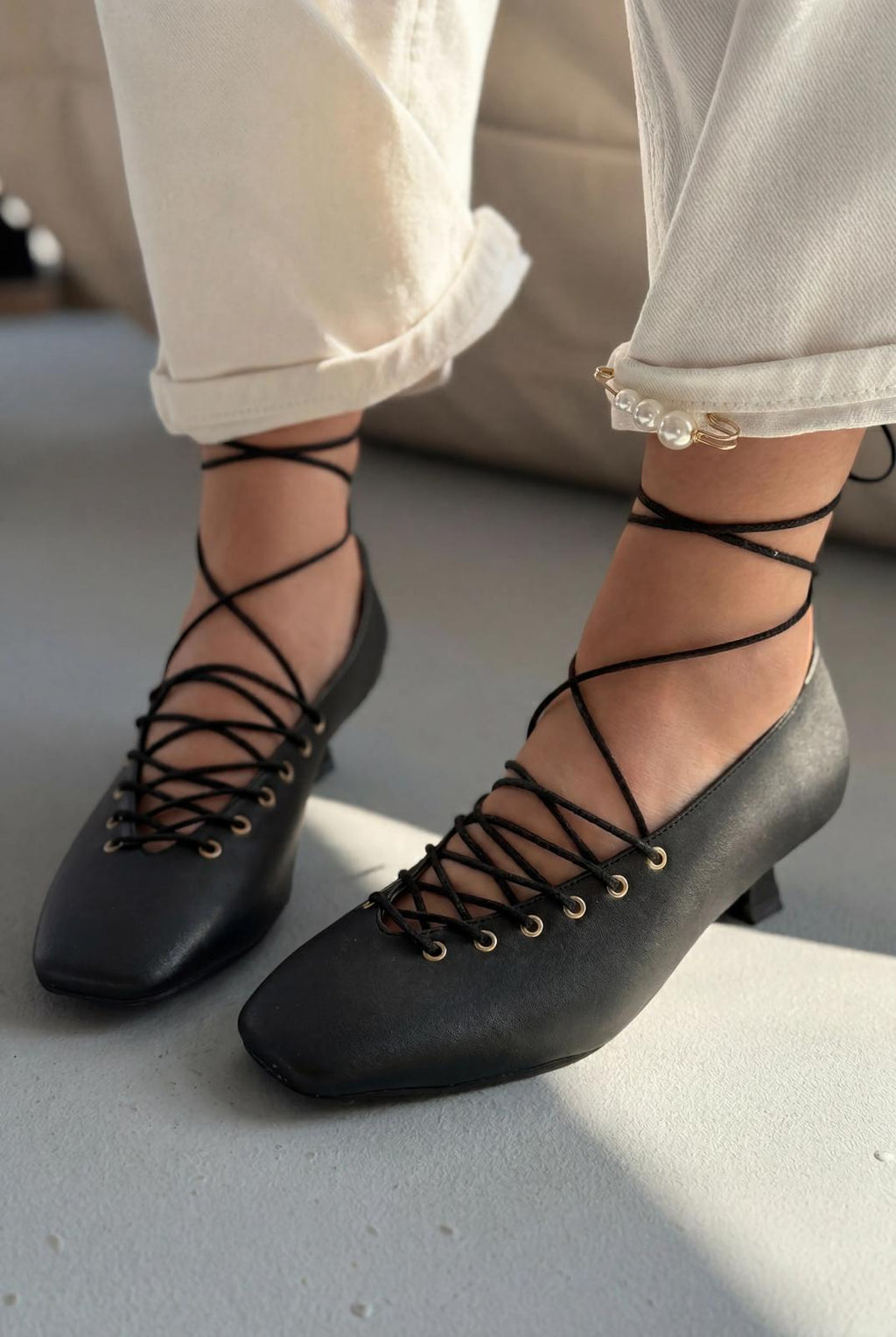 Sernis Black Faux Leather Women's Pumps