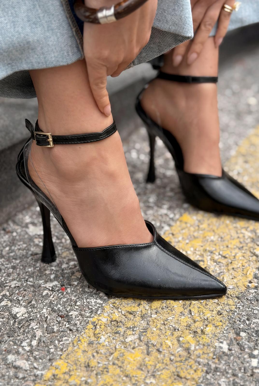Rovire Black Crinkle Faux Leather Women's Stilettos