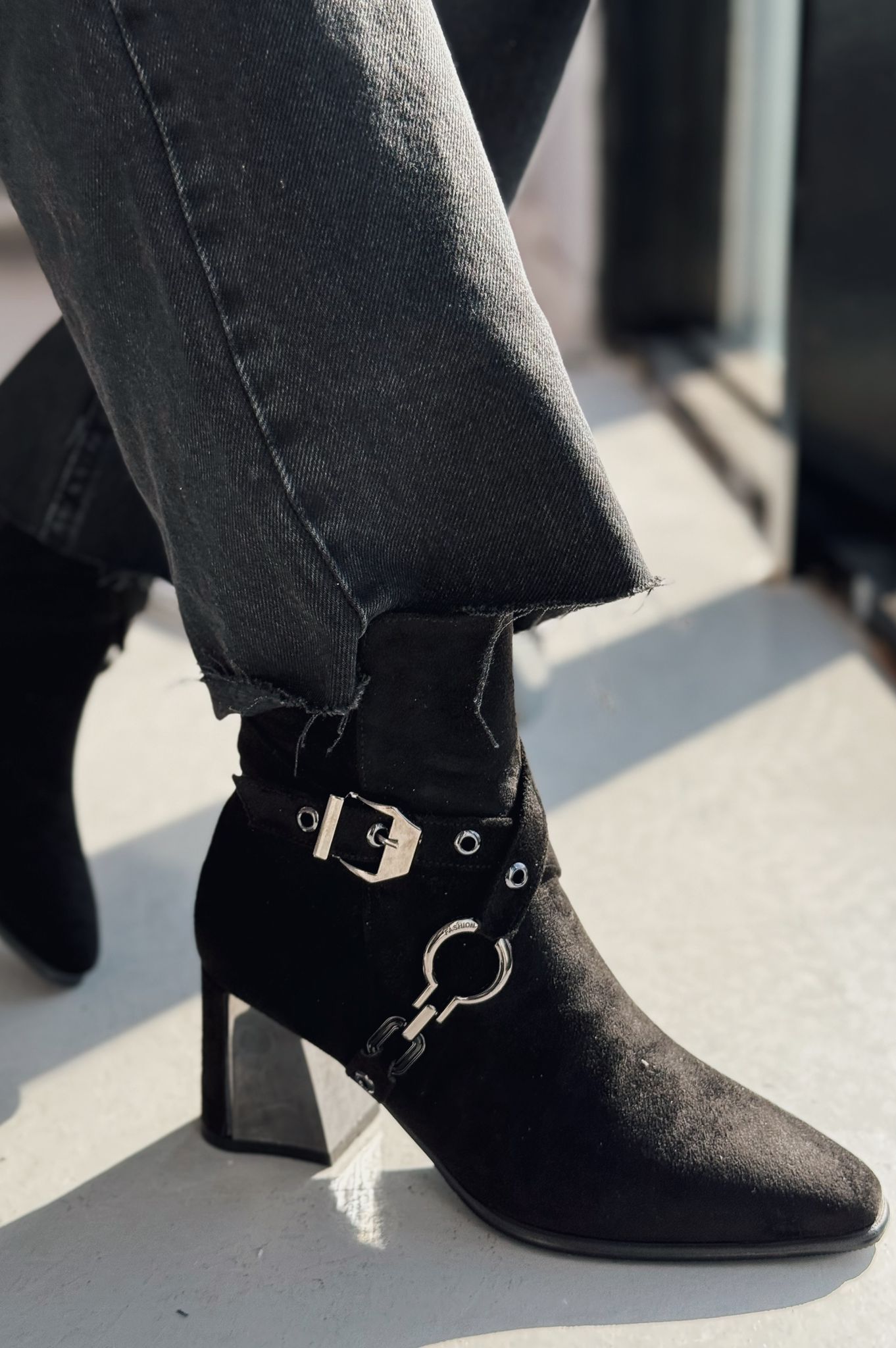 Ednaw Suede Buckle Detail Black Pumps Boots