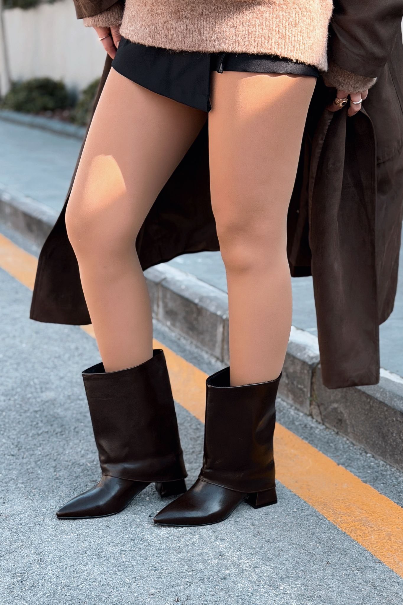 Ovelle Women's Boots Light Brown Patent Faux Leather