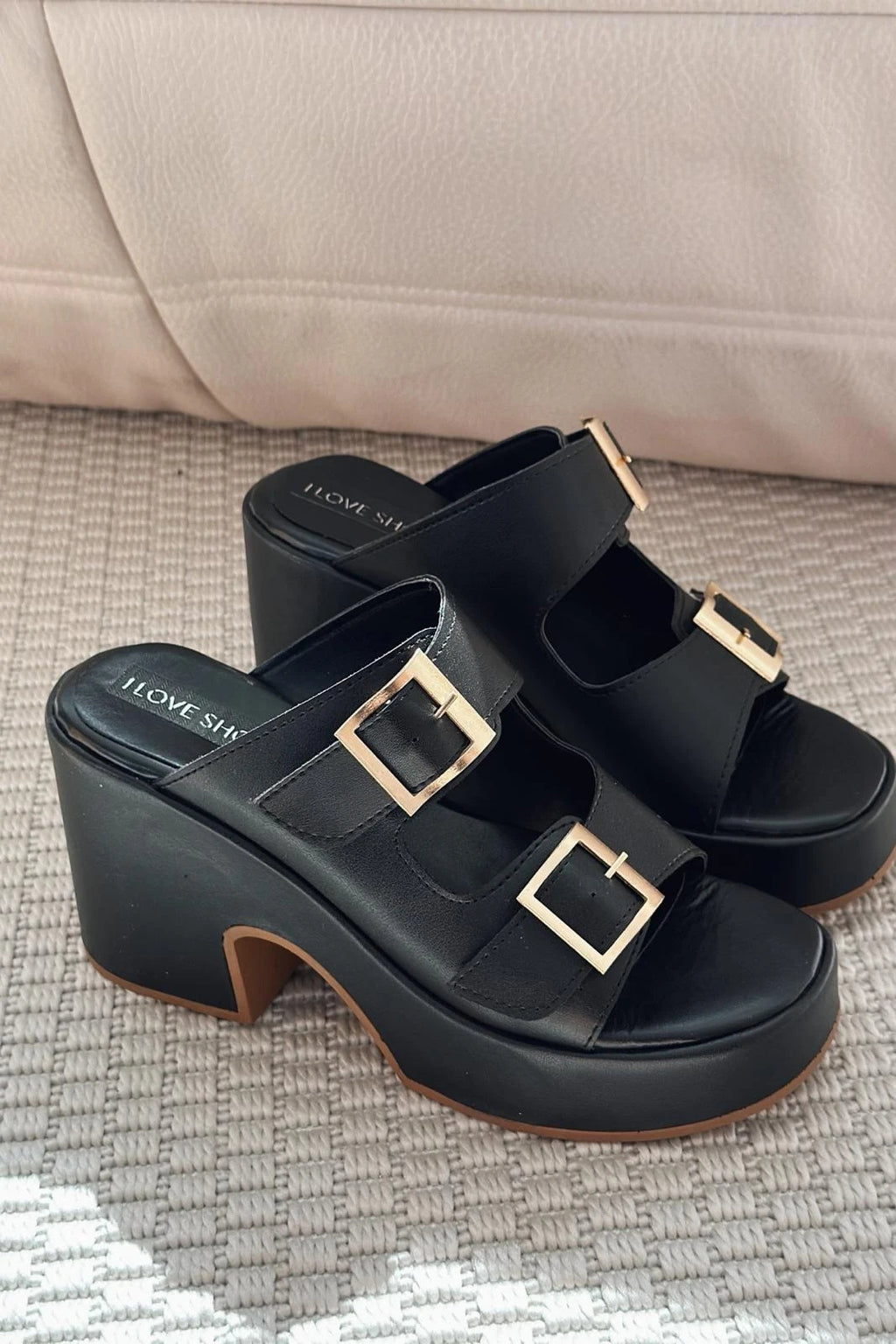 Livons Black Faux Leather Platform Pumps Women's
