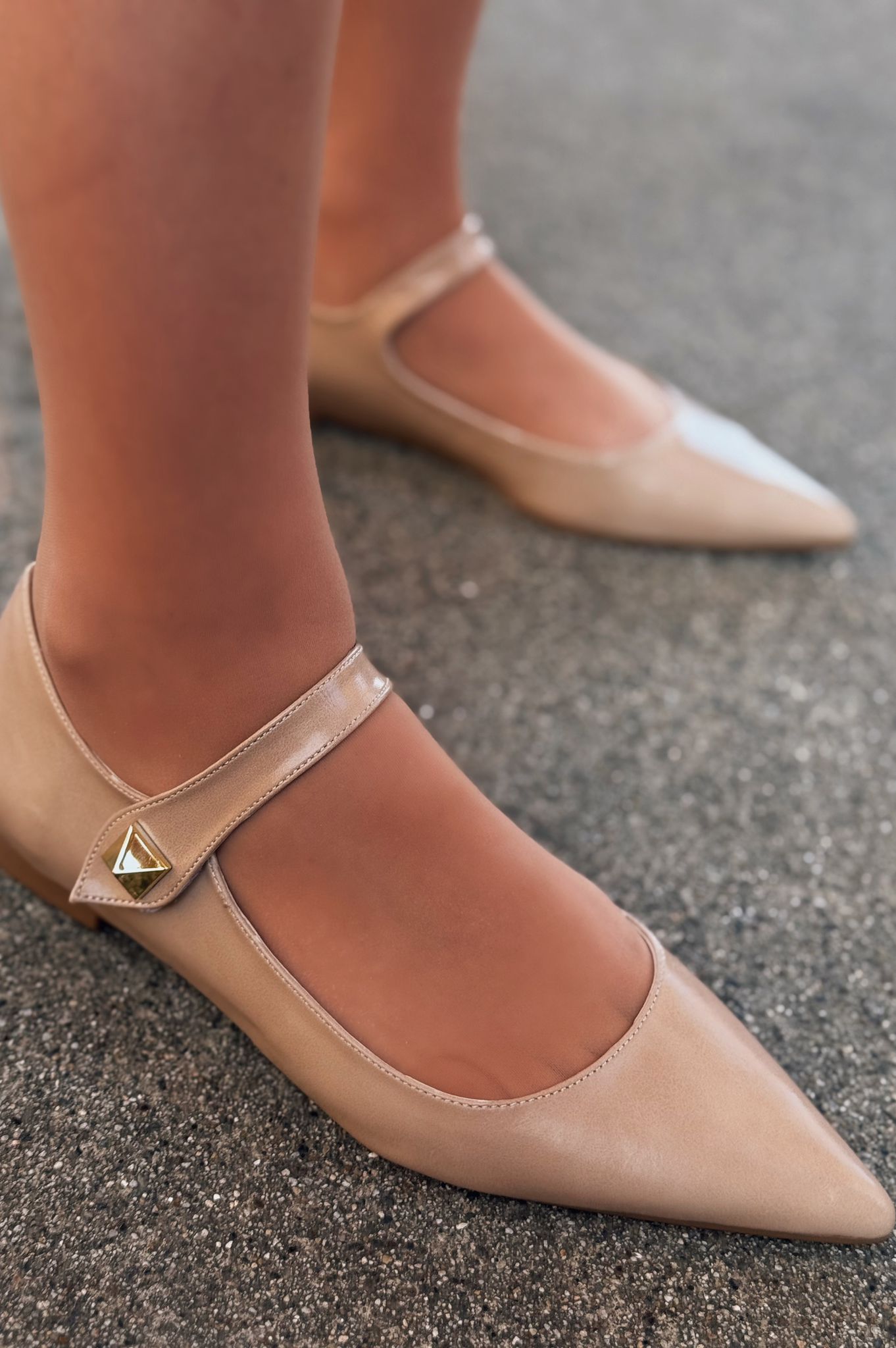 Brano Nude Faux Leather Women's Pointed Toe Flats