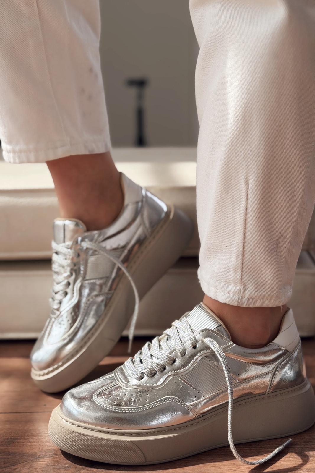 Larisa Silver Patent Faux Leather Women's Sneakers